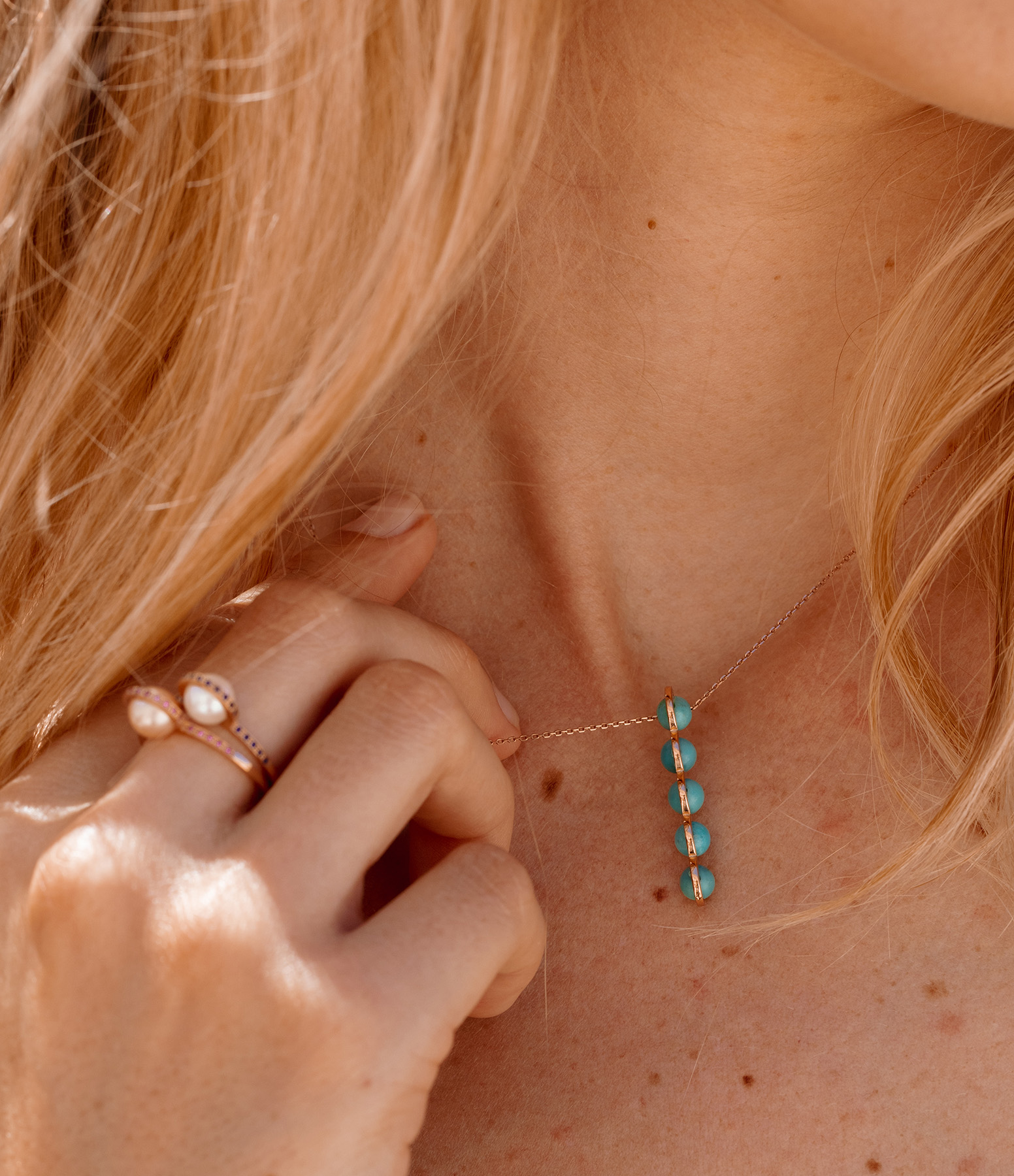 Coco Beach Necklace with Five Turquoise Pearls in Yellow Gold