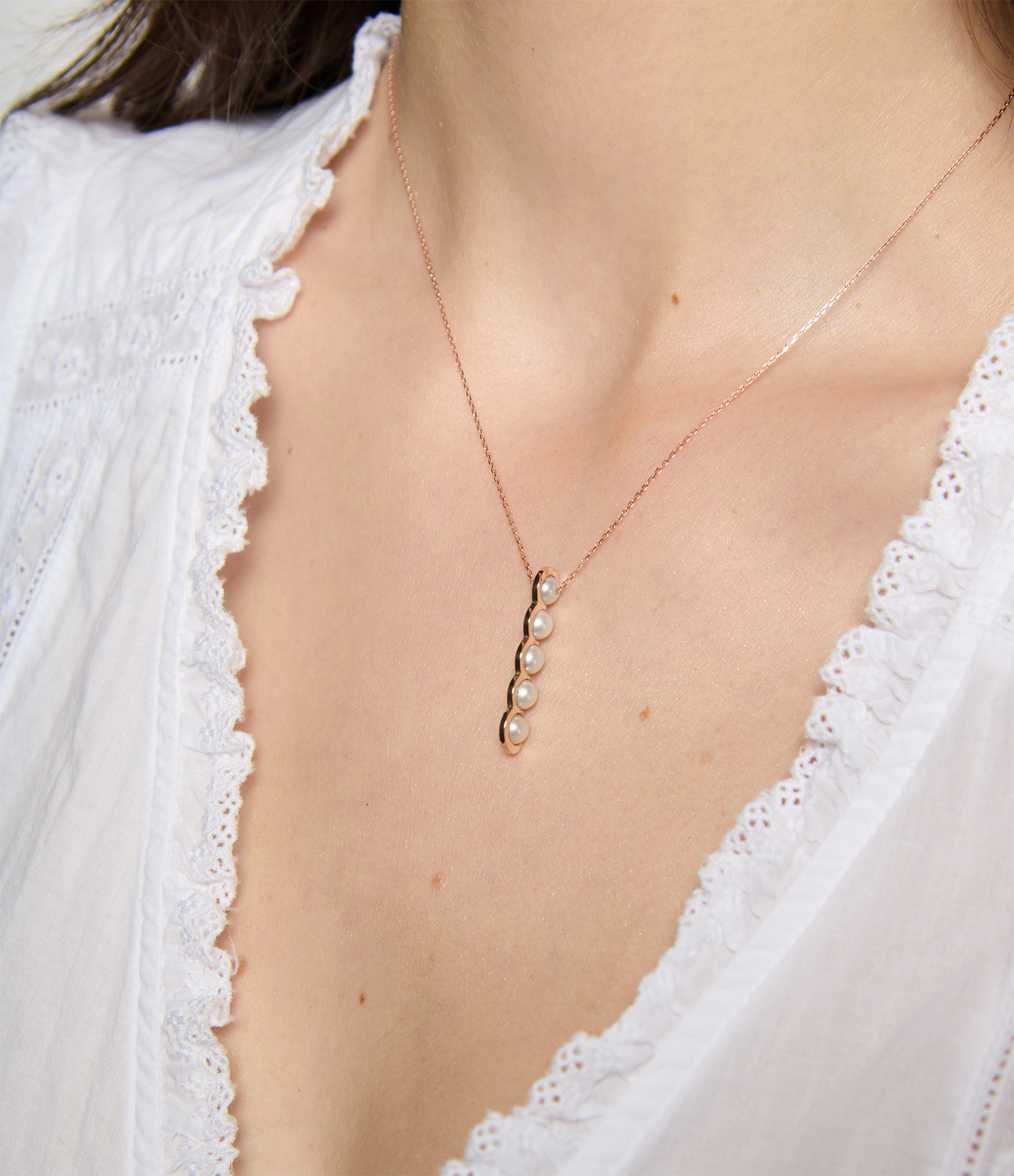 Coco Beach Necklace with Five Cultured Pearls in Rose Gold