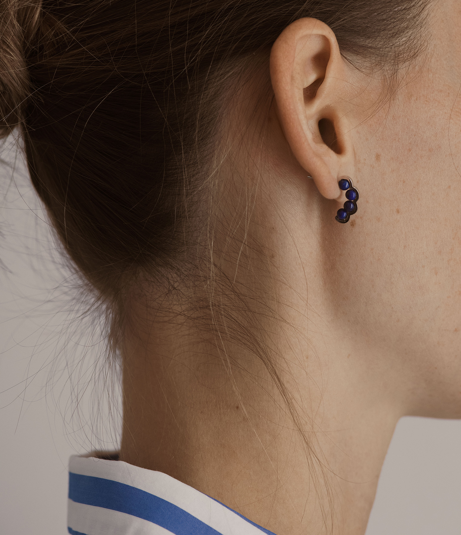 Coco Beach Earring with Four Lapis Lazuli Pearls in White Gold (sold individually)