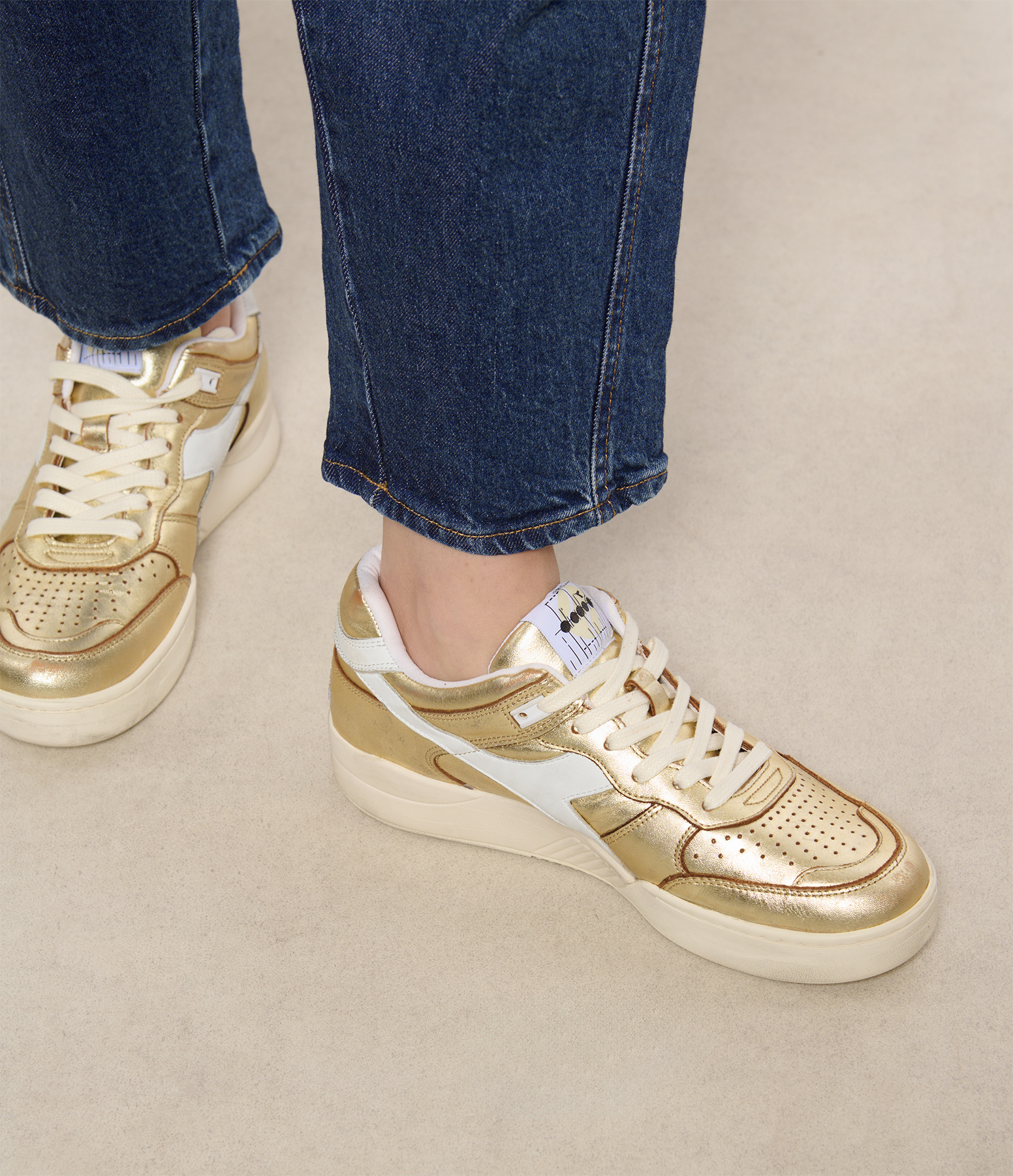 B.560 Metal Wn Low-Top Trainers in Bianco Sospiro Leather