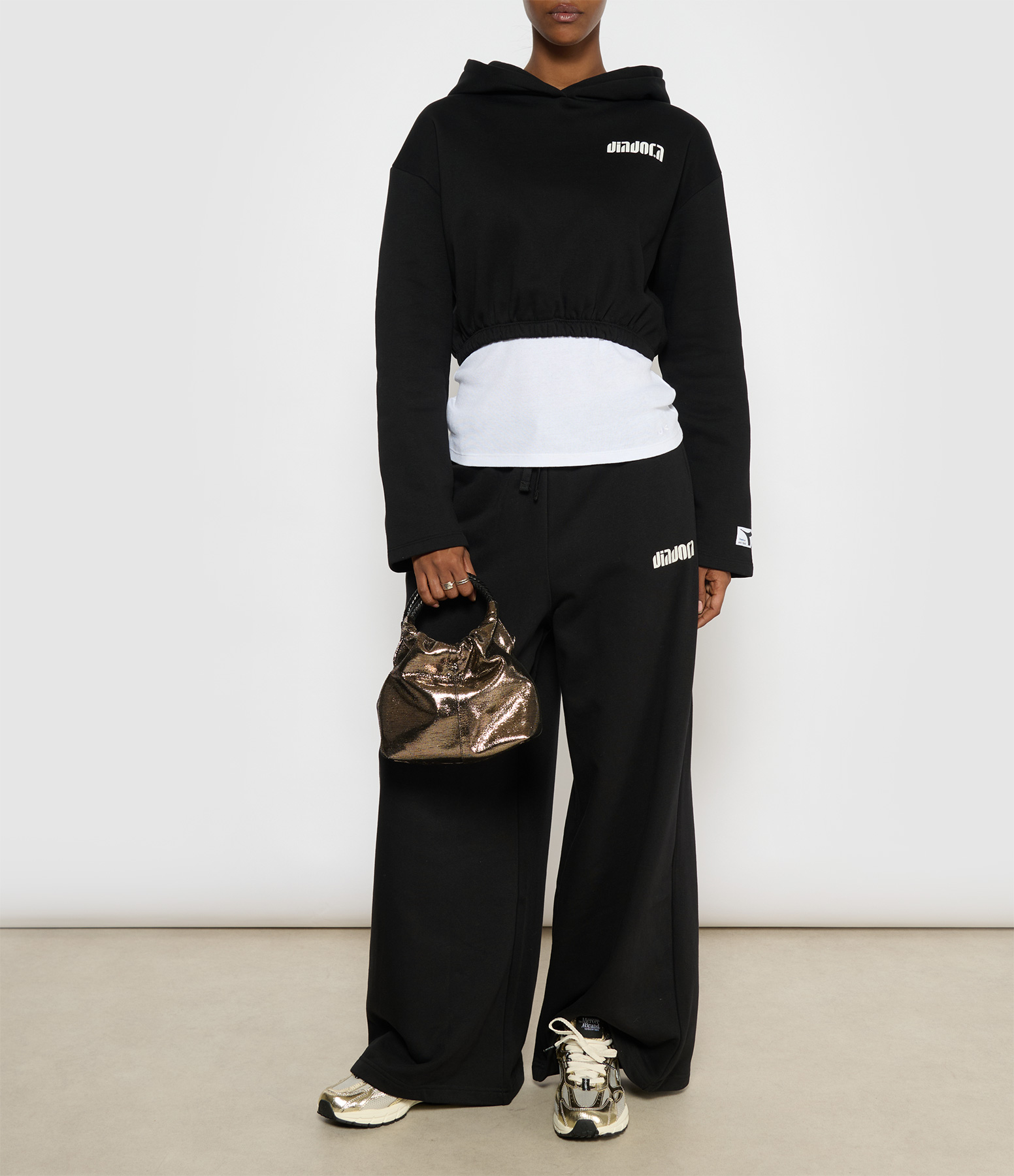 L-size sweatshirt. Athletic hoodie. Black Logo