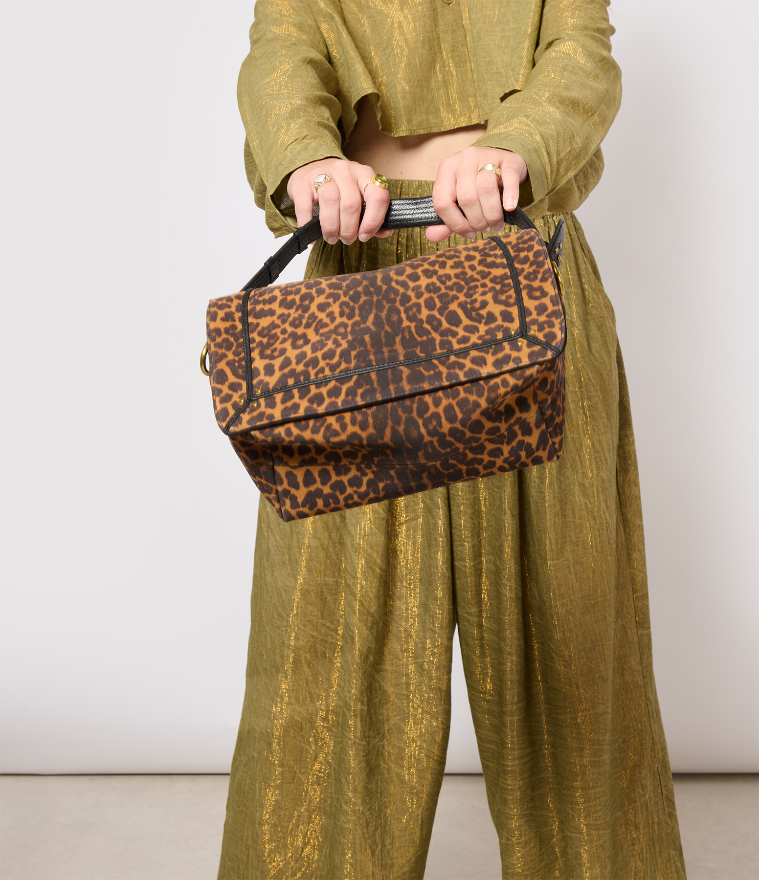 Pepito M Bag in Léo Chamois Leather