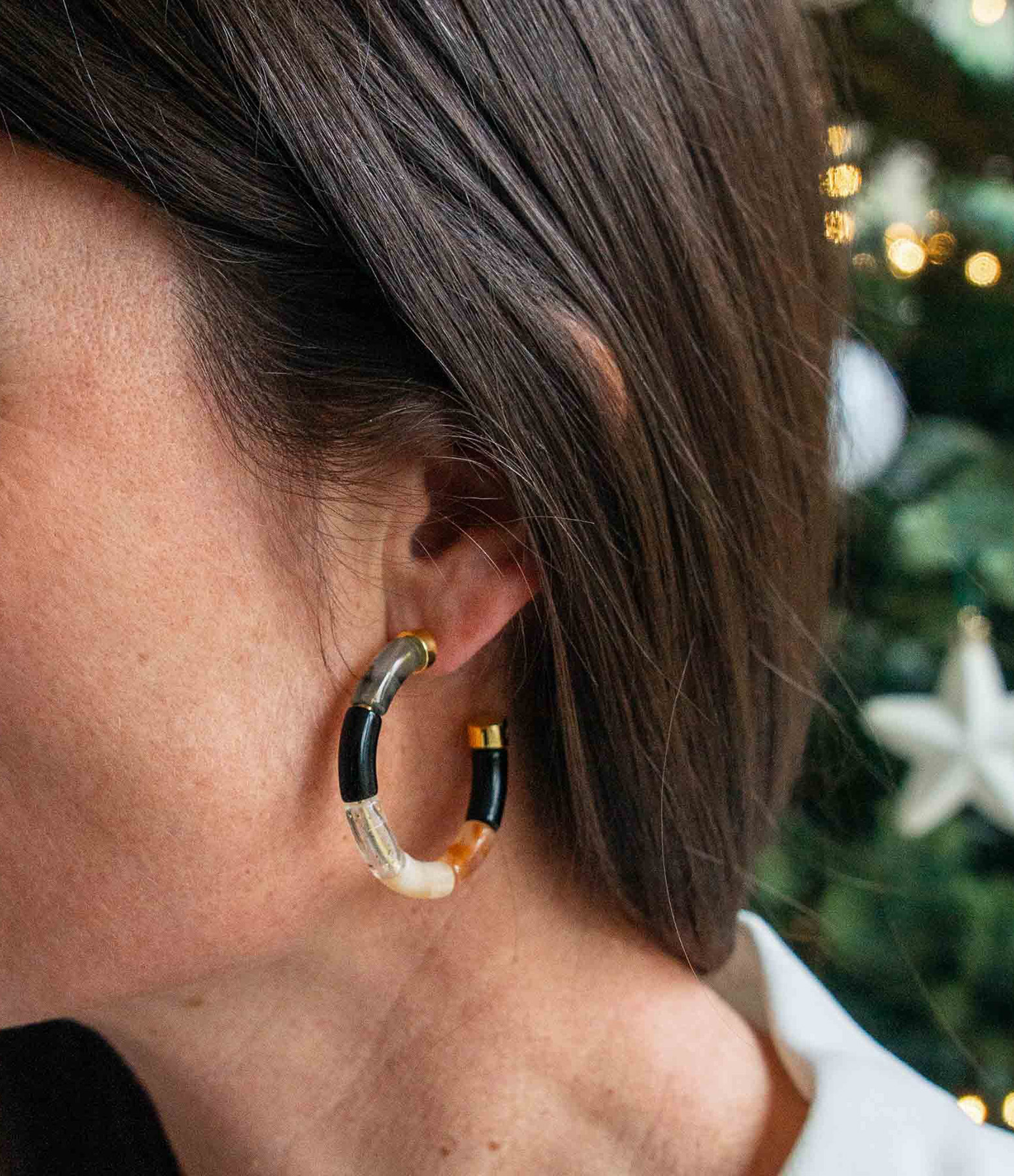 Bola Black Night Earrings