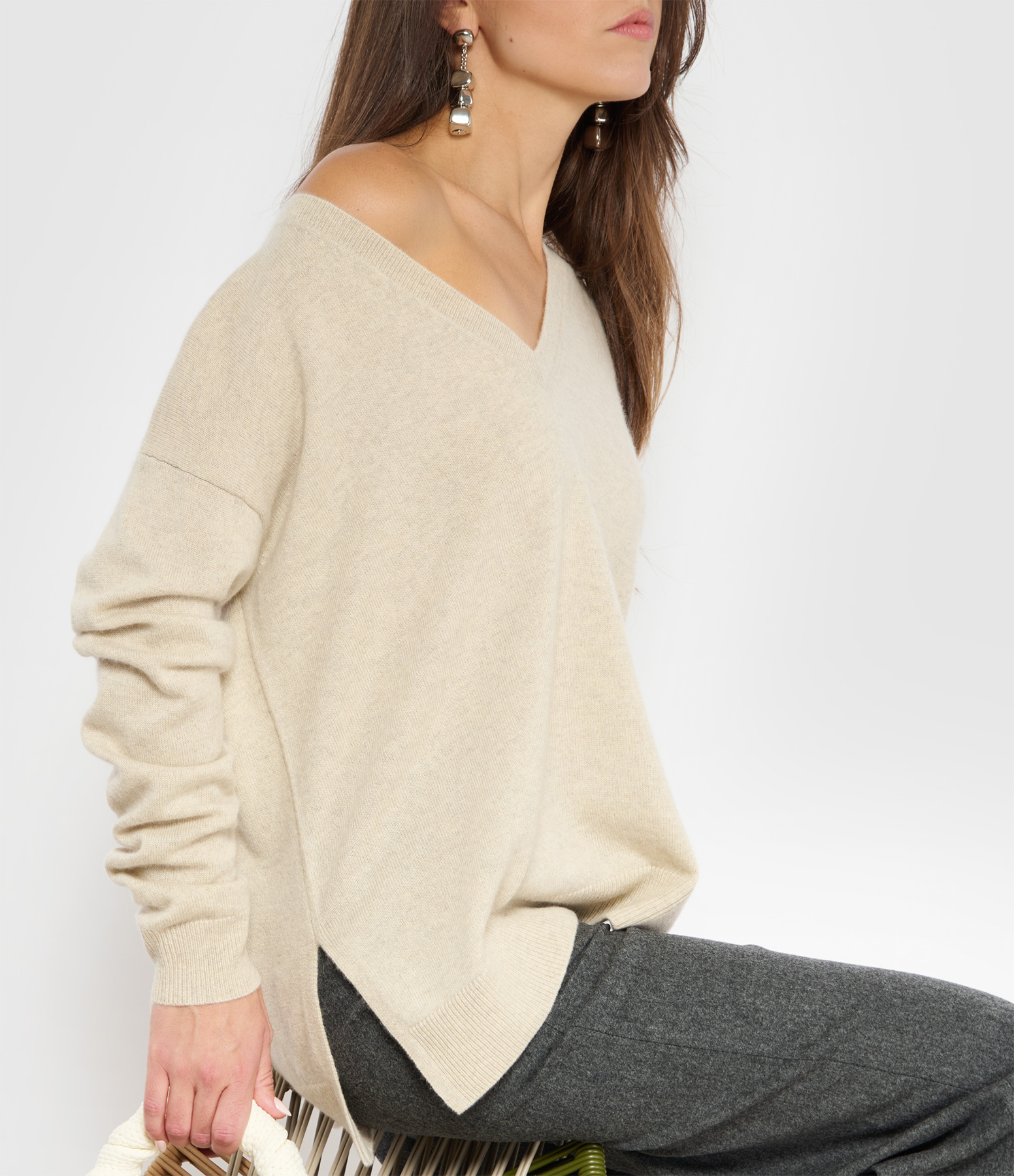 Oat-Coloured Cashmere V-Neck Jumper