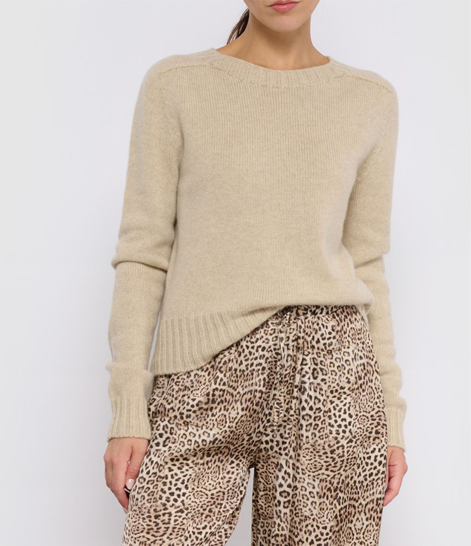 Oat-Coloured Cashmere Round-Neck Jumper