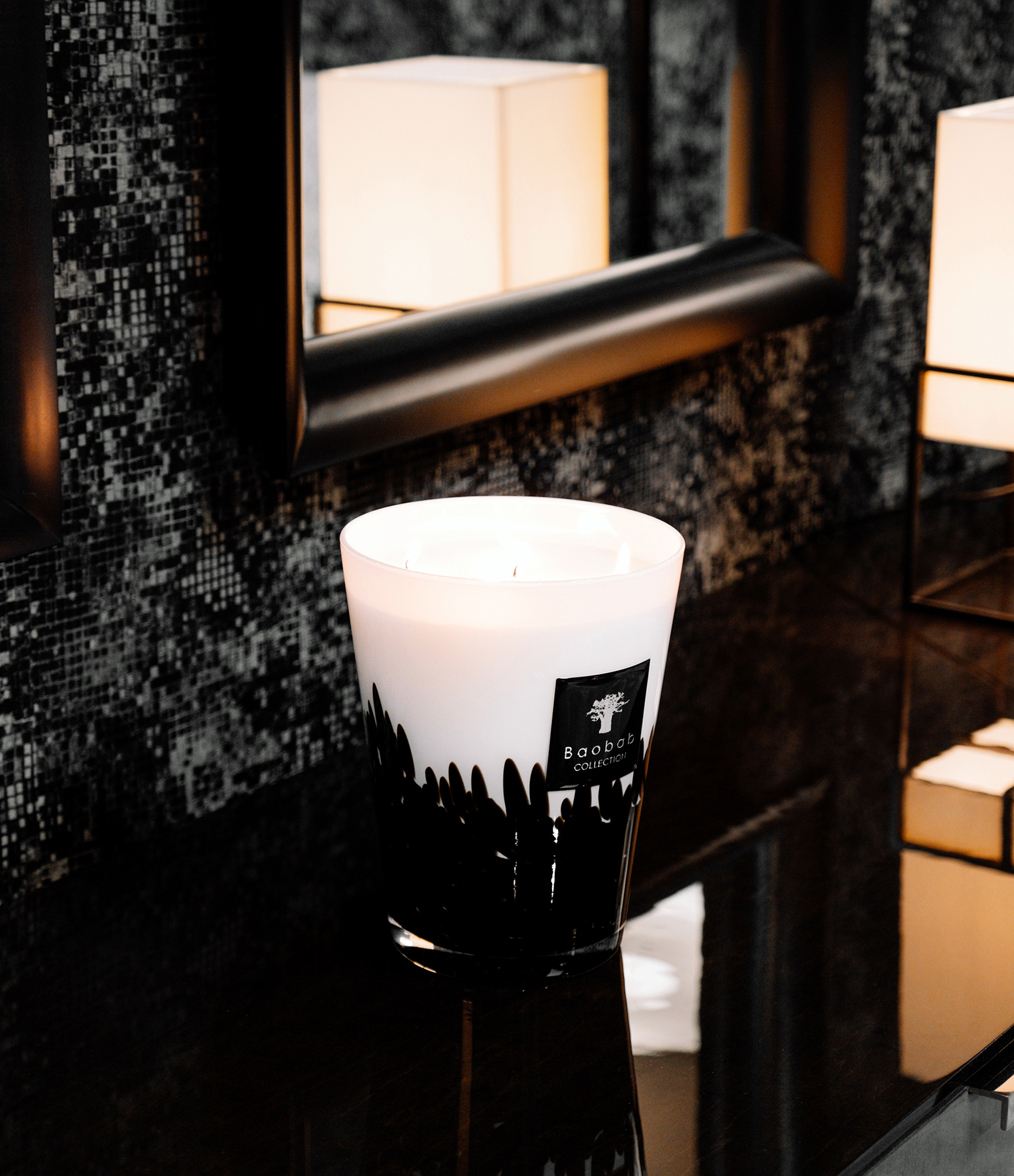 Max 24 Feathers Candle