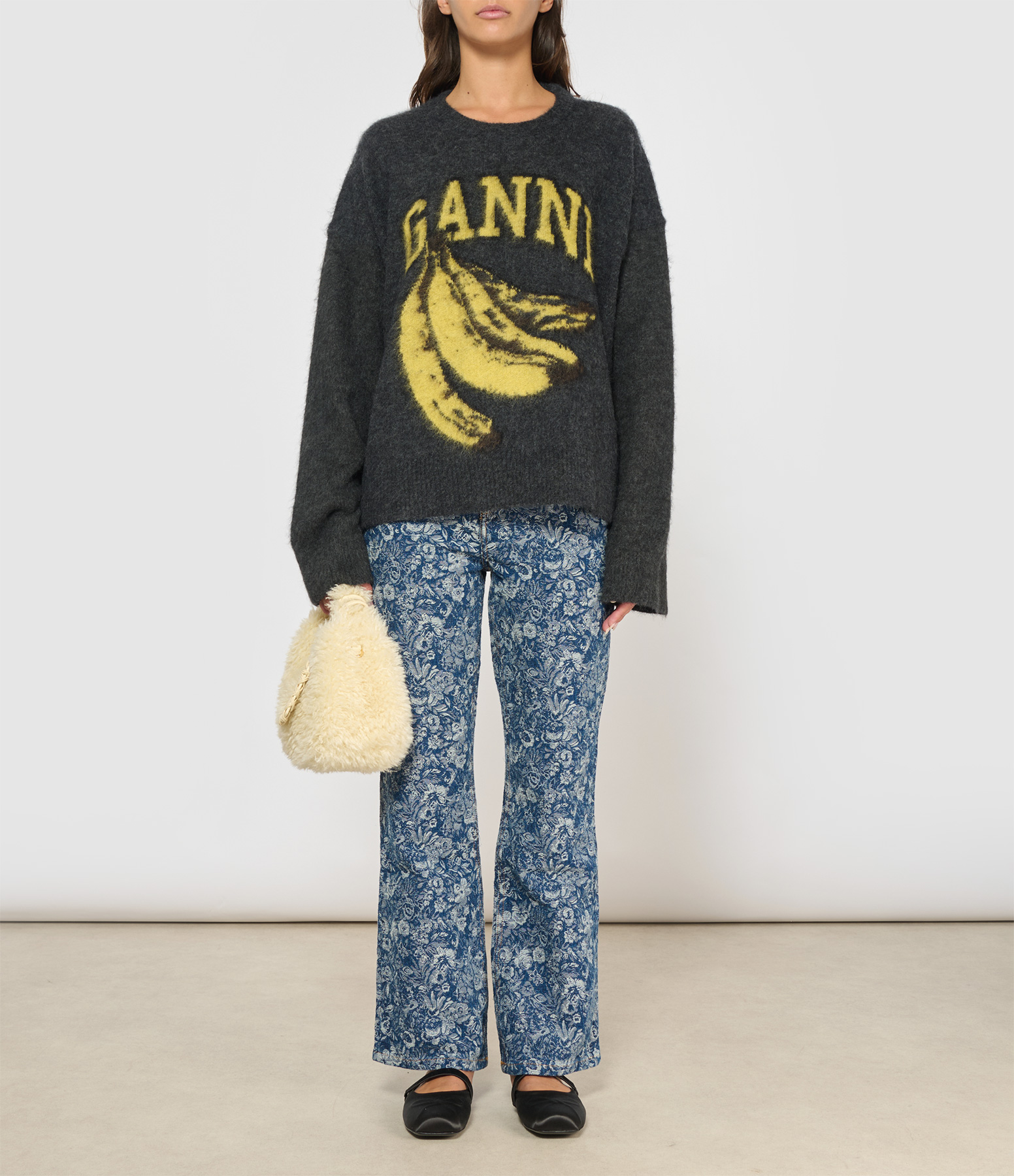 Phantom Oversized O-Neck Fine Brushed Alpaca Banana Jumper