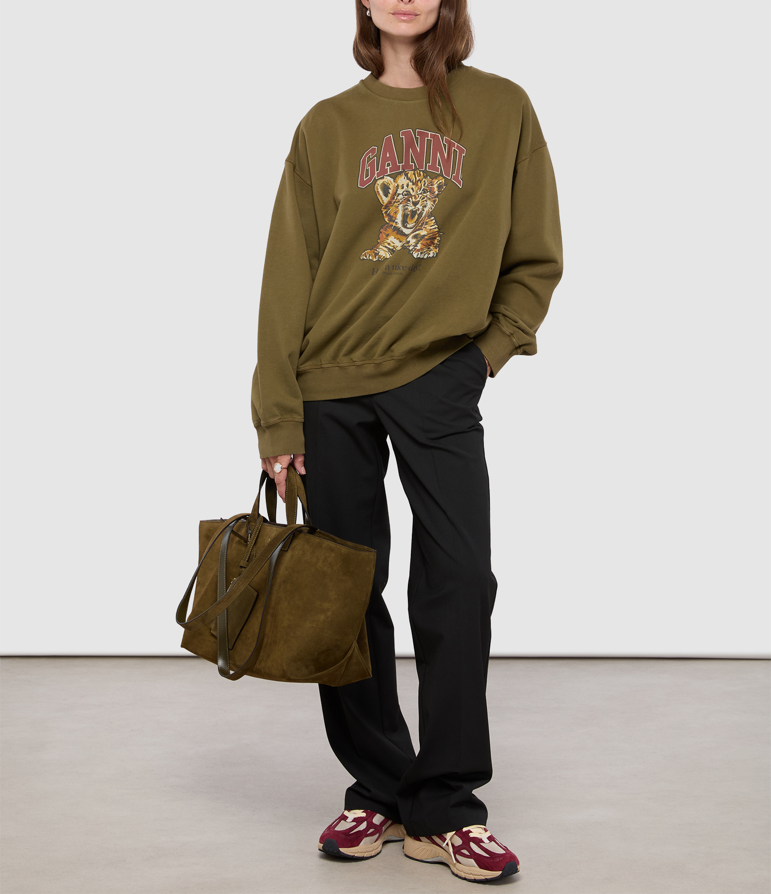 Isoli Crew-neck Sweatshirt with Tiger Print – Military Olive