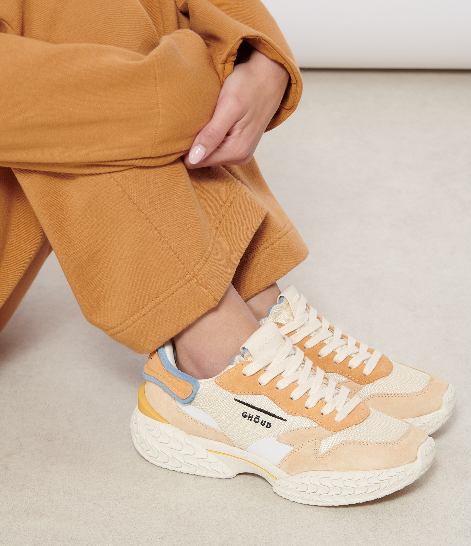Tyre Low Cream Trainers