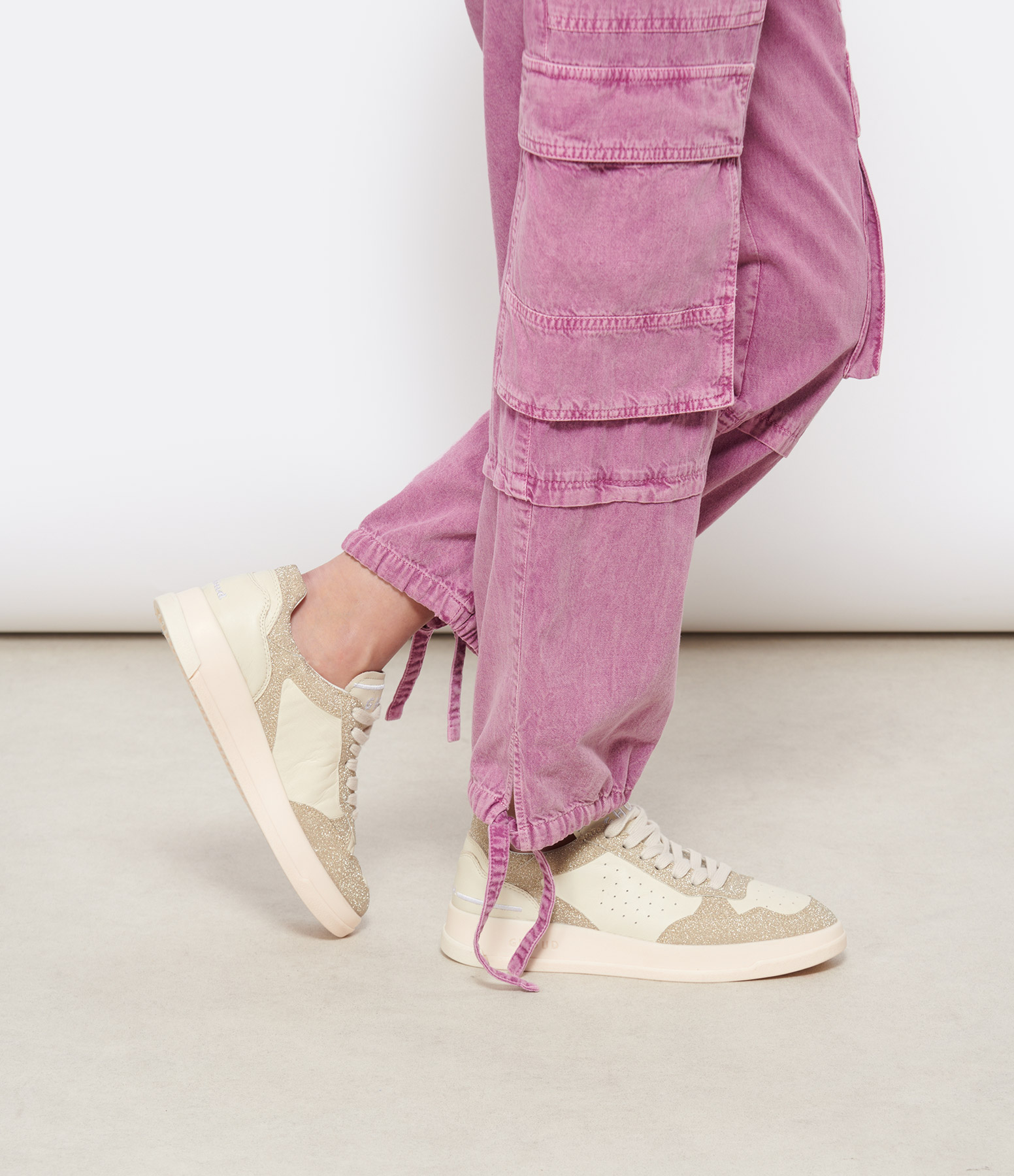 Tweener Low Women’s Leather Glitter Cream Flat Trainers