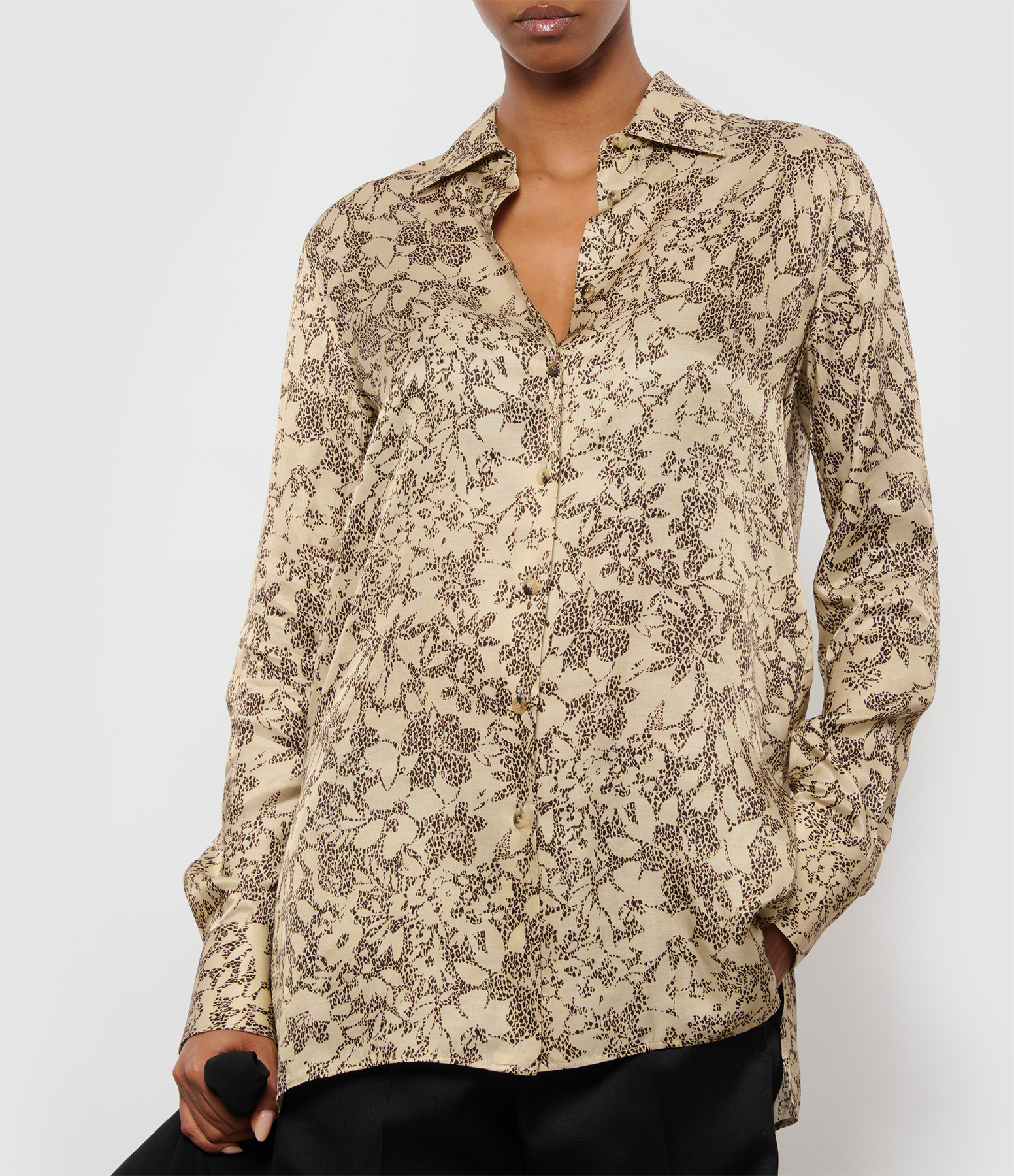 Woman Journey Satin Shirt in Safari/Black