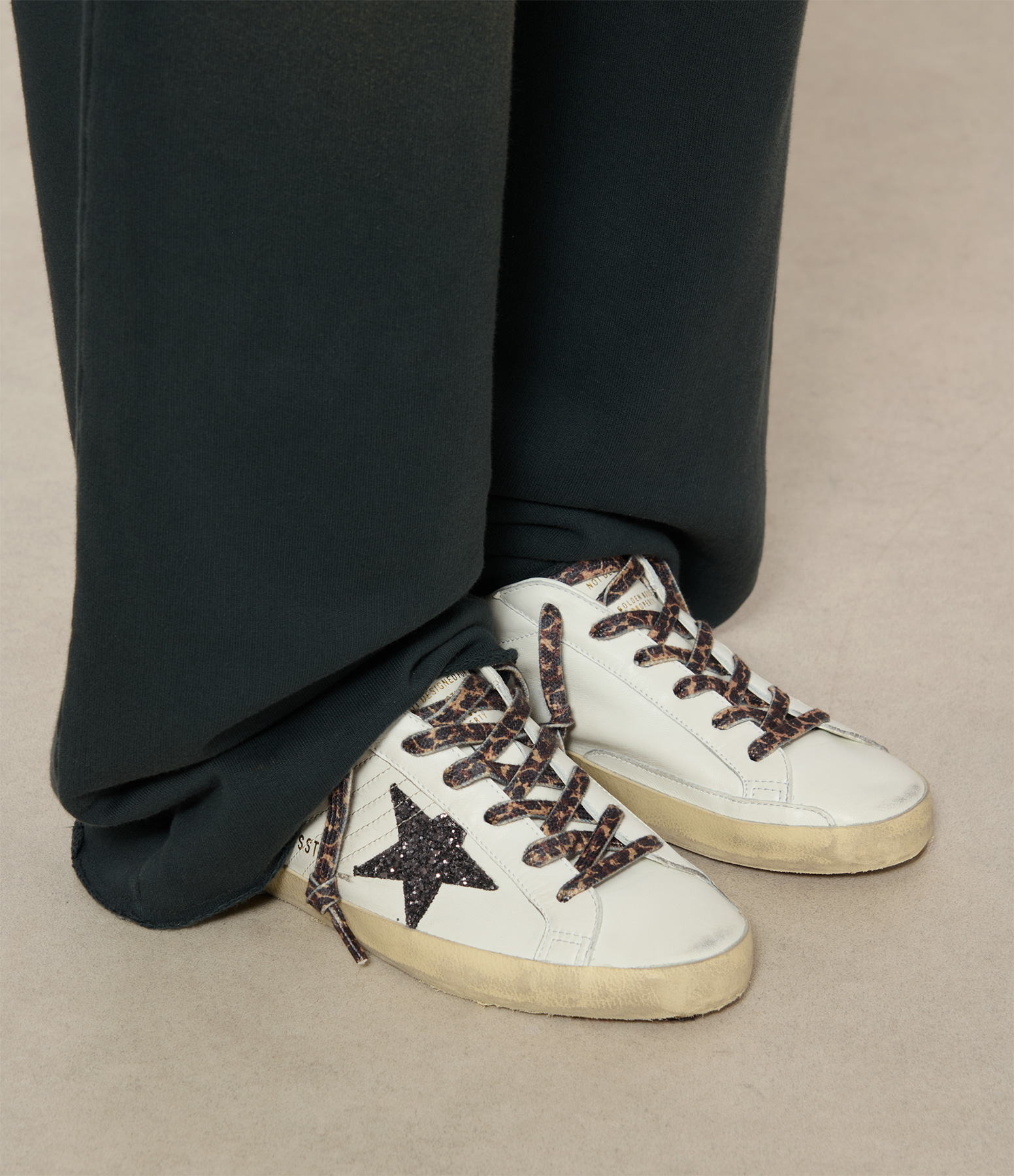 Super Star trainers in White/Anthracite/Red