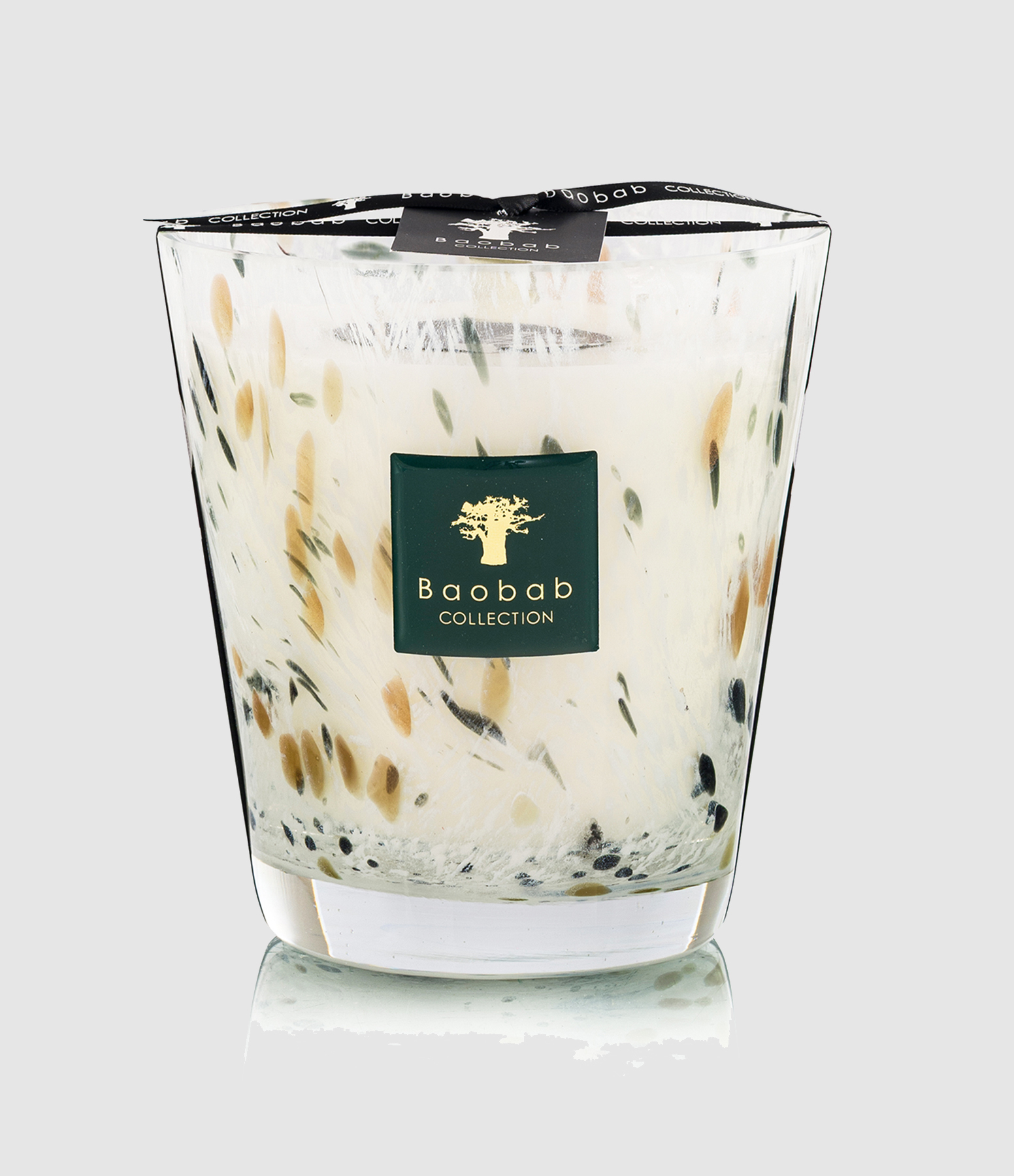 Halona White World Signature Candle