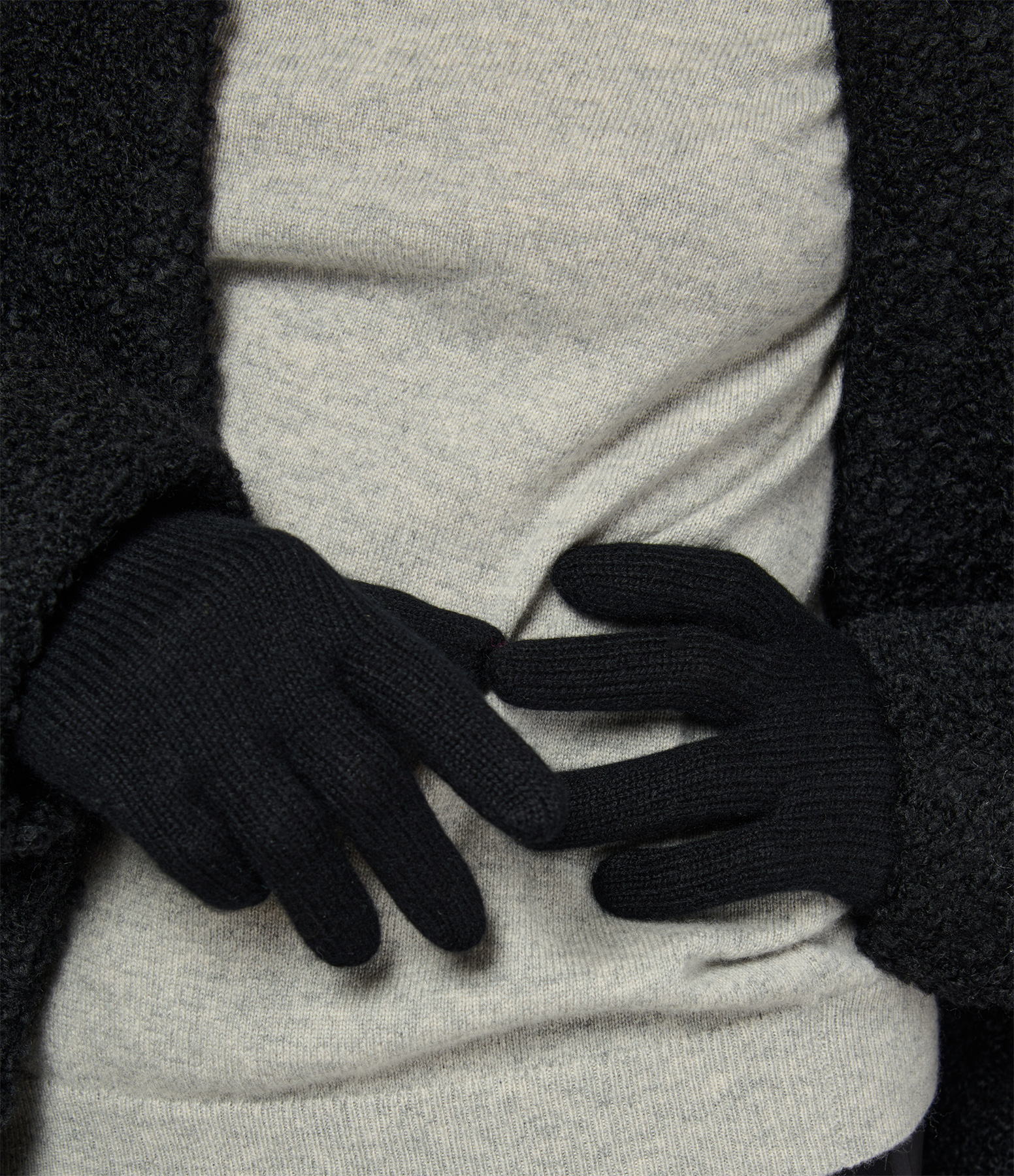 Women’s Black Cashmere Gloves