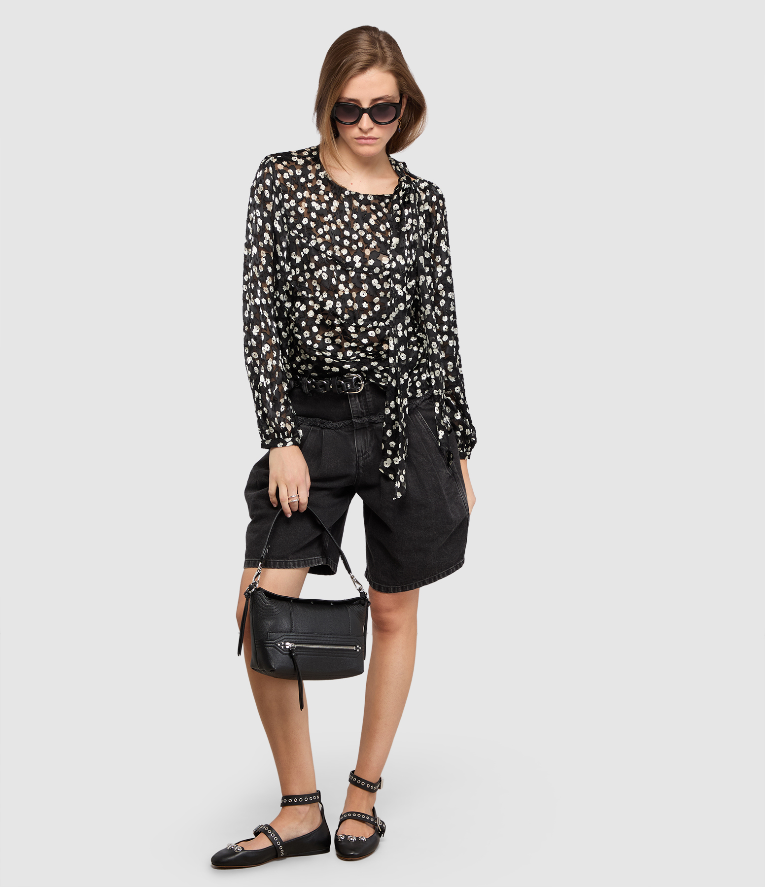 Iselle Shorts in Faded Black