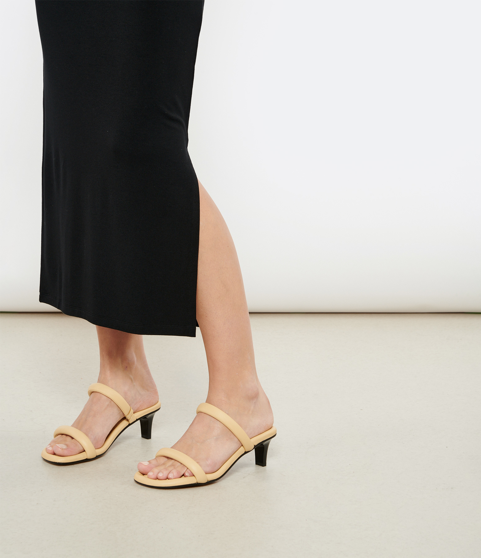 Roreen Beige Sandals
