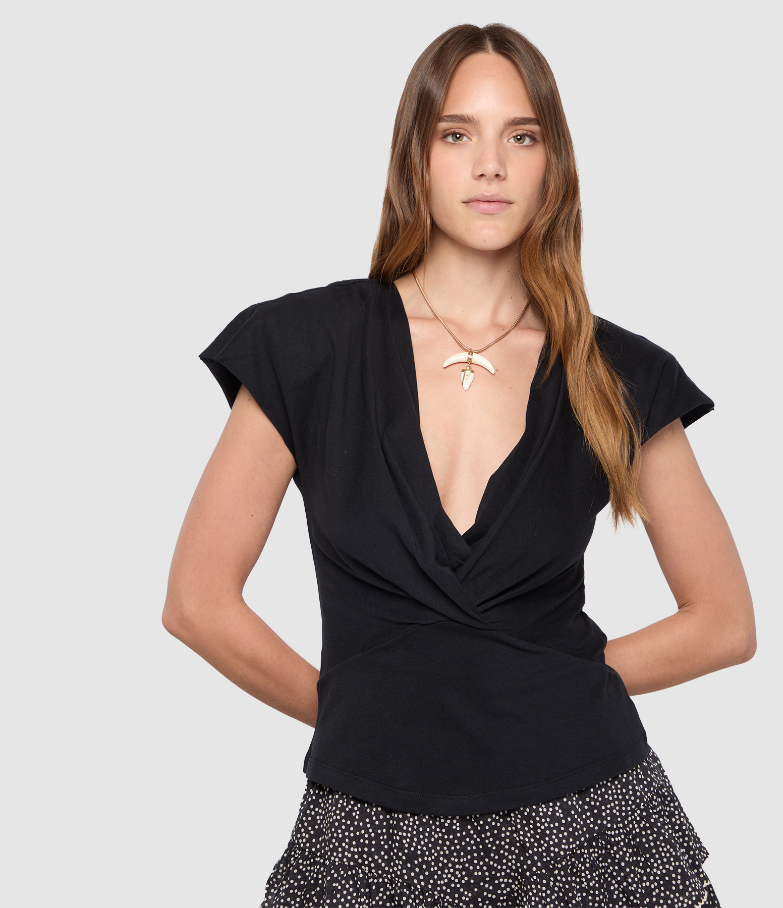Nadrine Black T-shirt, Wardrobe