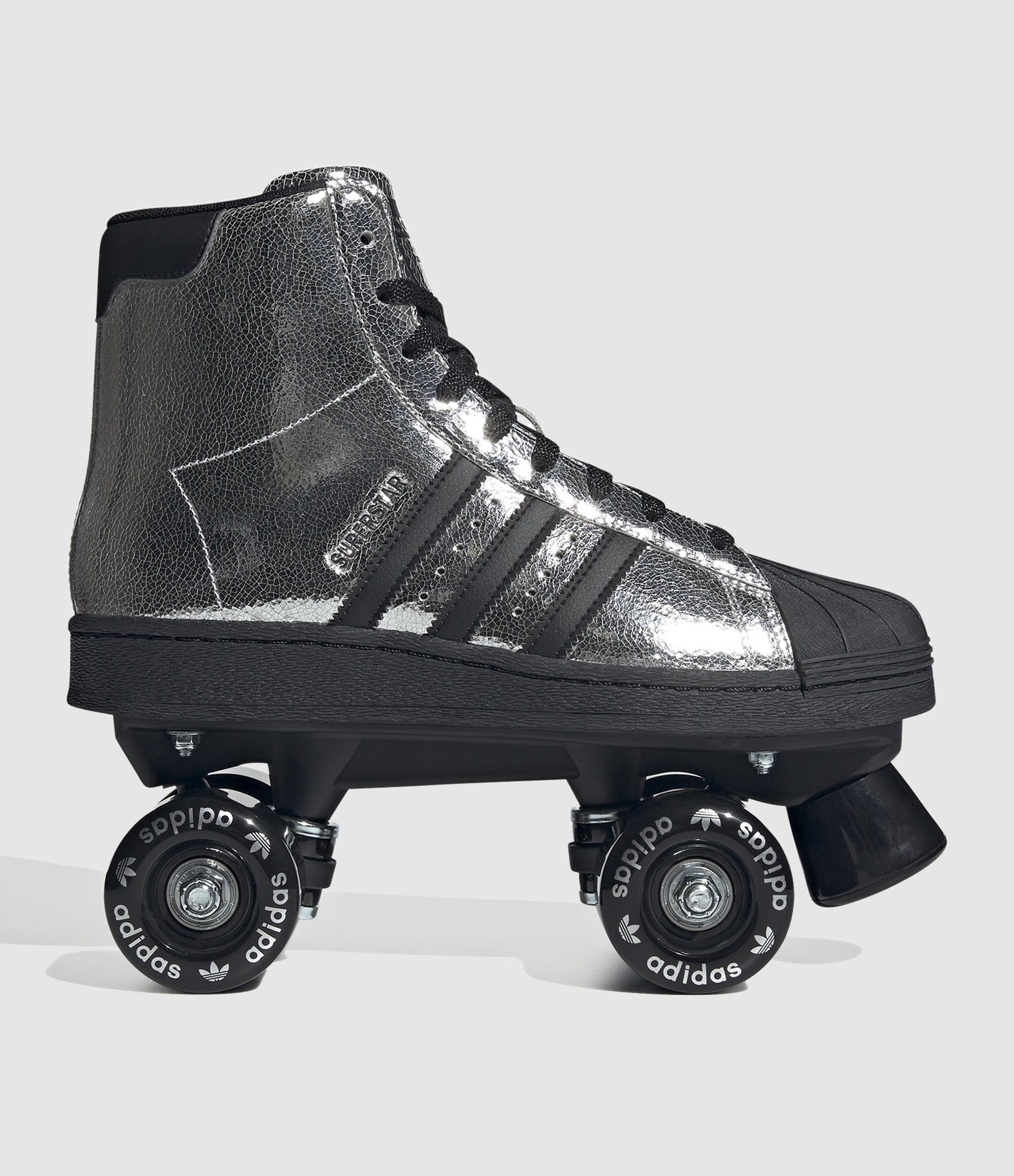 Superstar 82 Skate trainers in Silver Metallic, Core Black and Cloud White