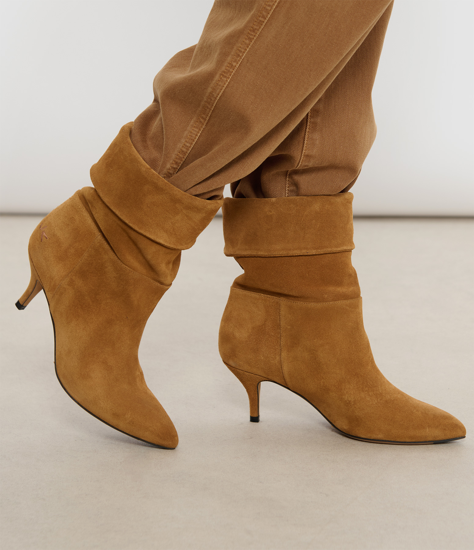 Bobi 60 Suede Boots – Camel