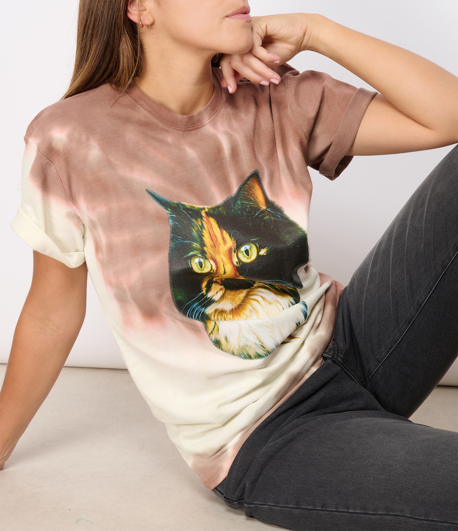 Tobacco-coloured Tie-Dye Cat Print T-shirt