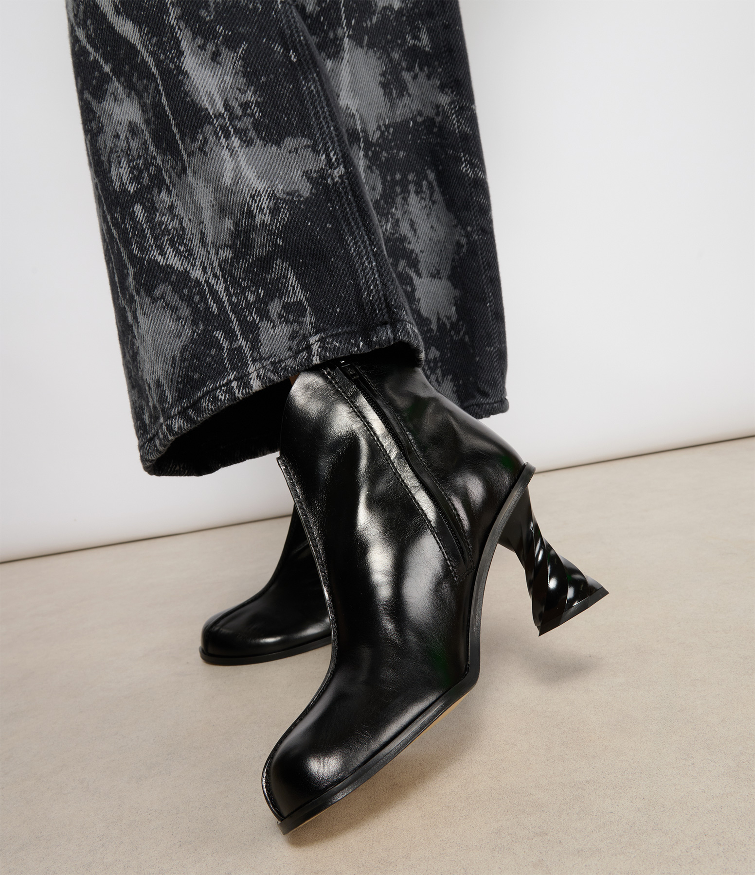 Twist Ankle Boots – Black