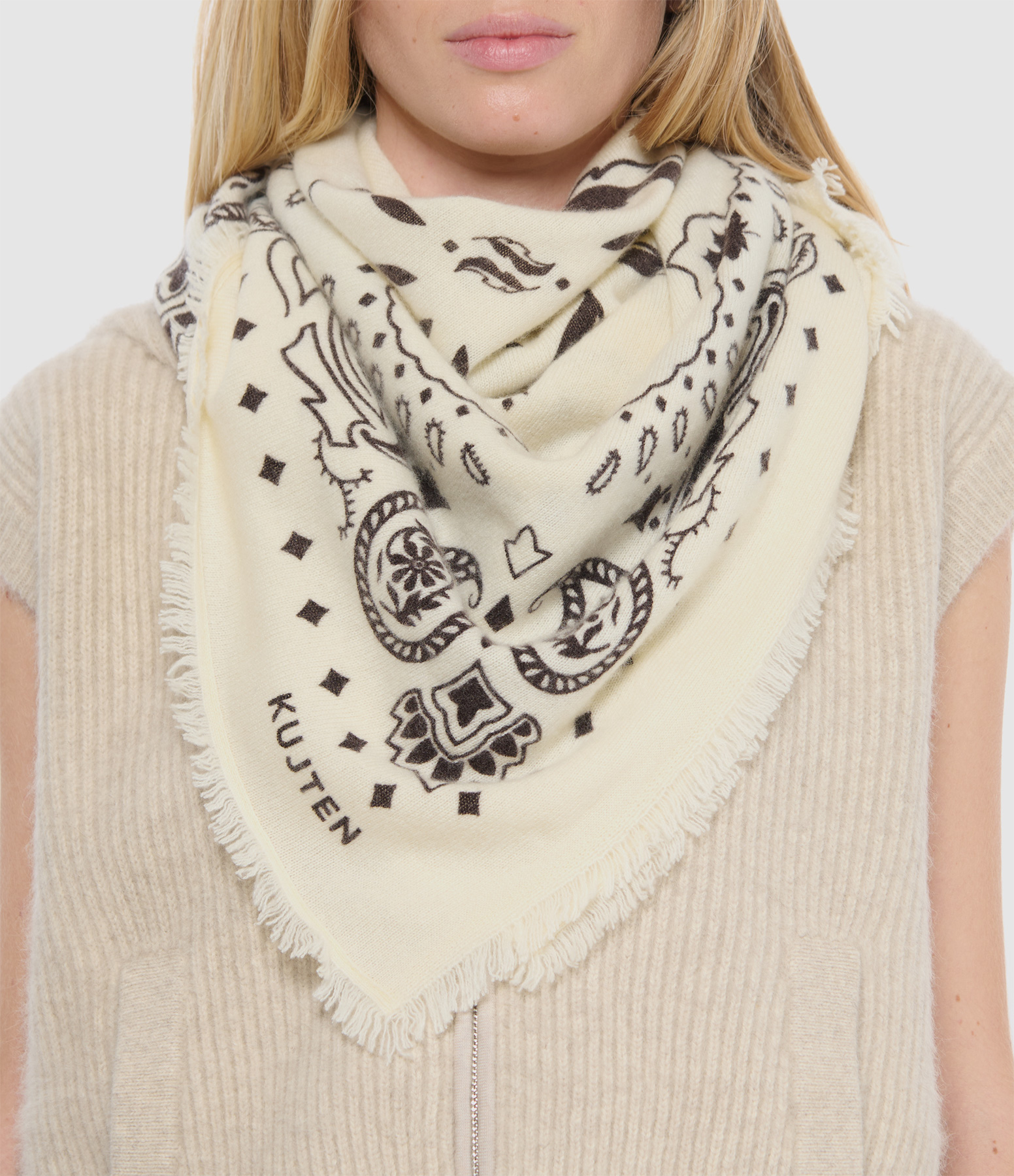 Hachiko Feather Scarf – White and Brown