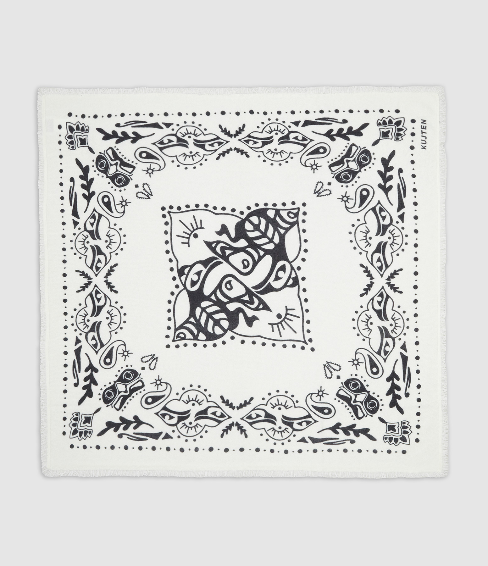 Hachiko Inuit Scarf – White and Black