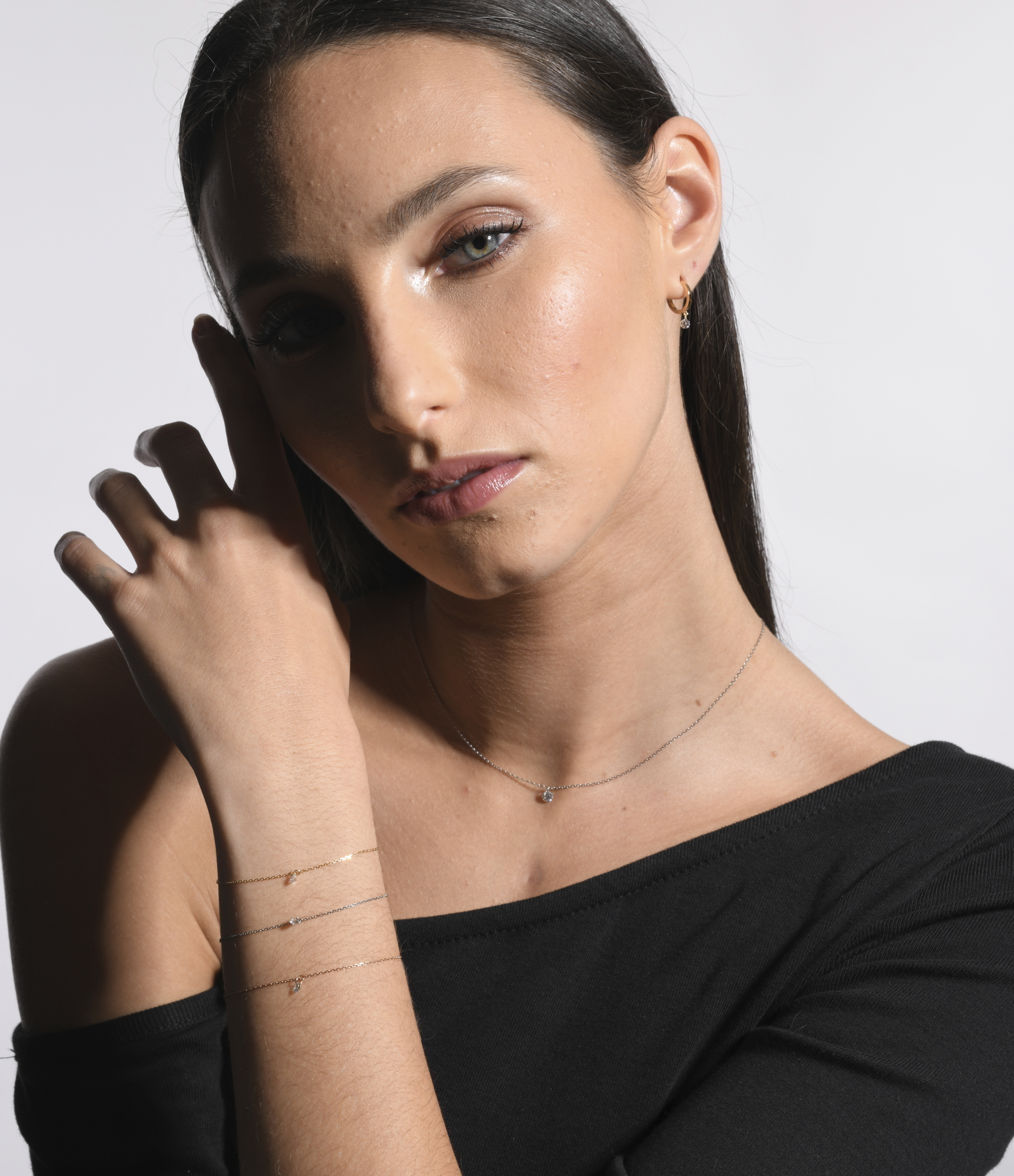 360° Brilliant-Cut Diamond Necklace, 0.07 carats, White Gold