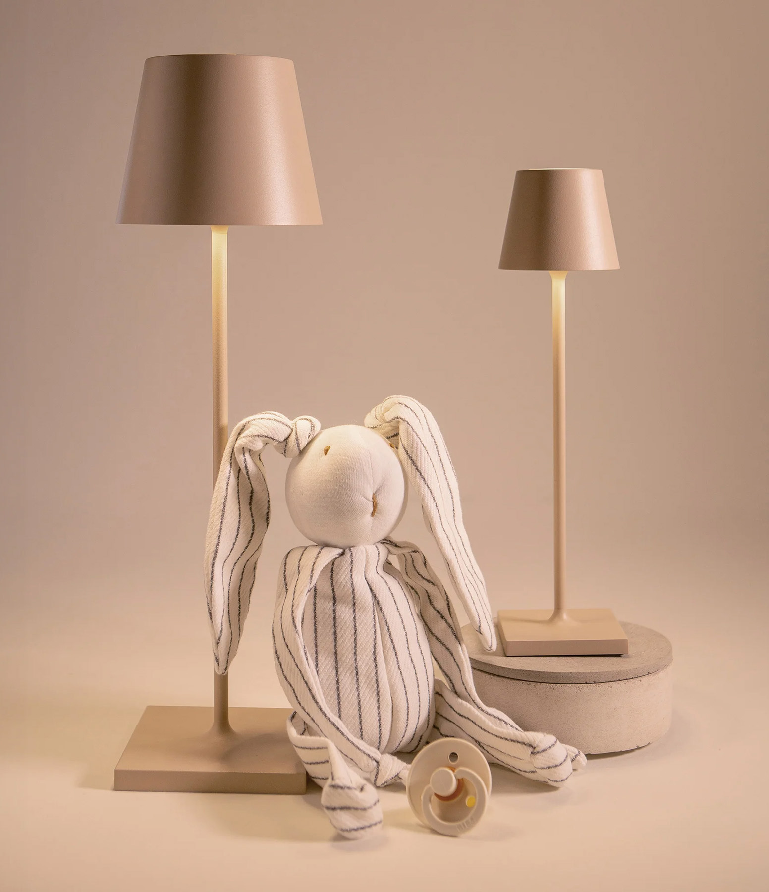 Poldina Pro Micro Sand Table Lamp