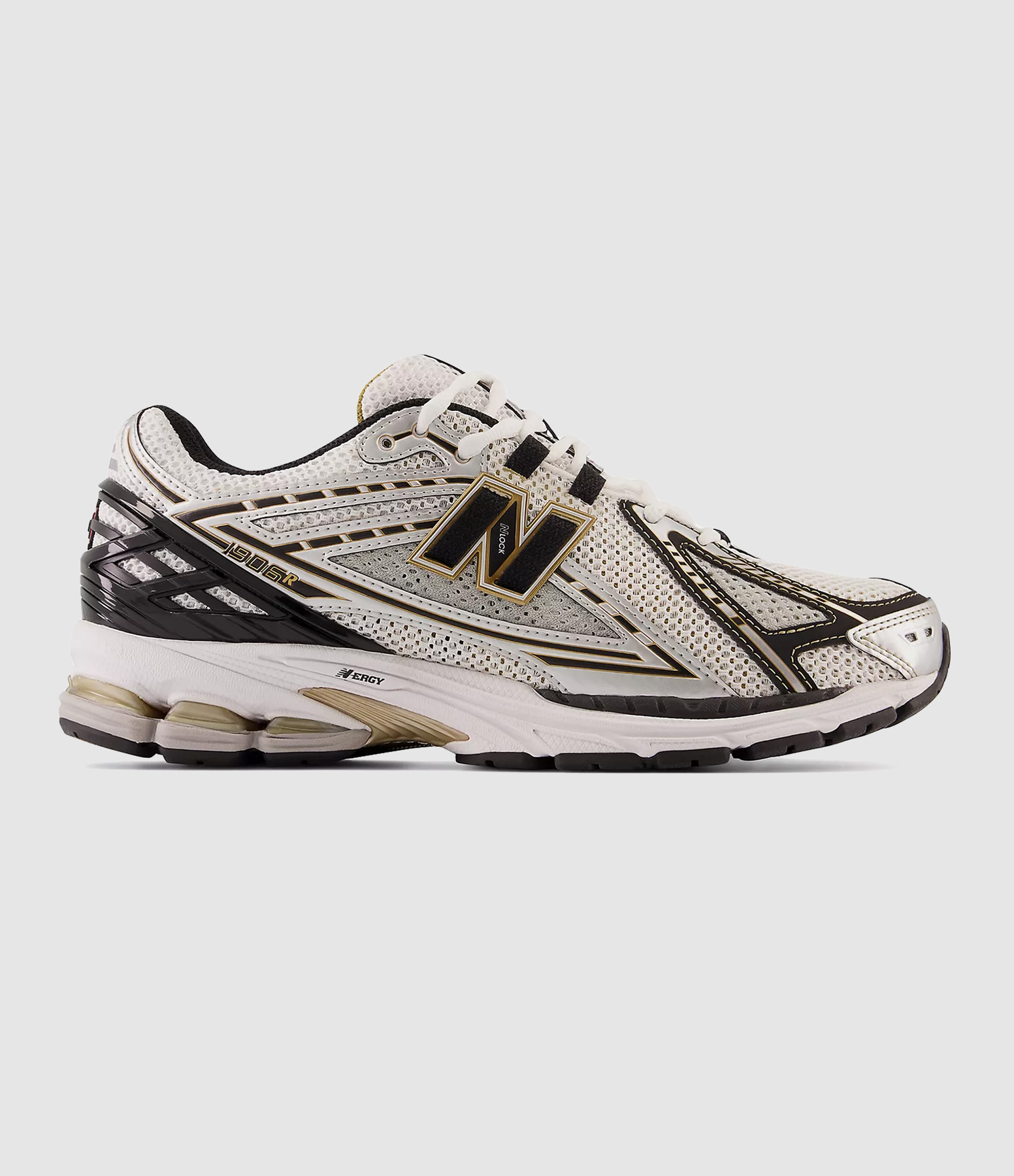 1906R Metallic Silver Trainers