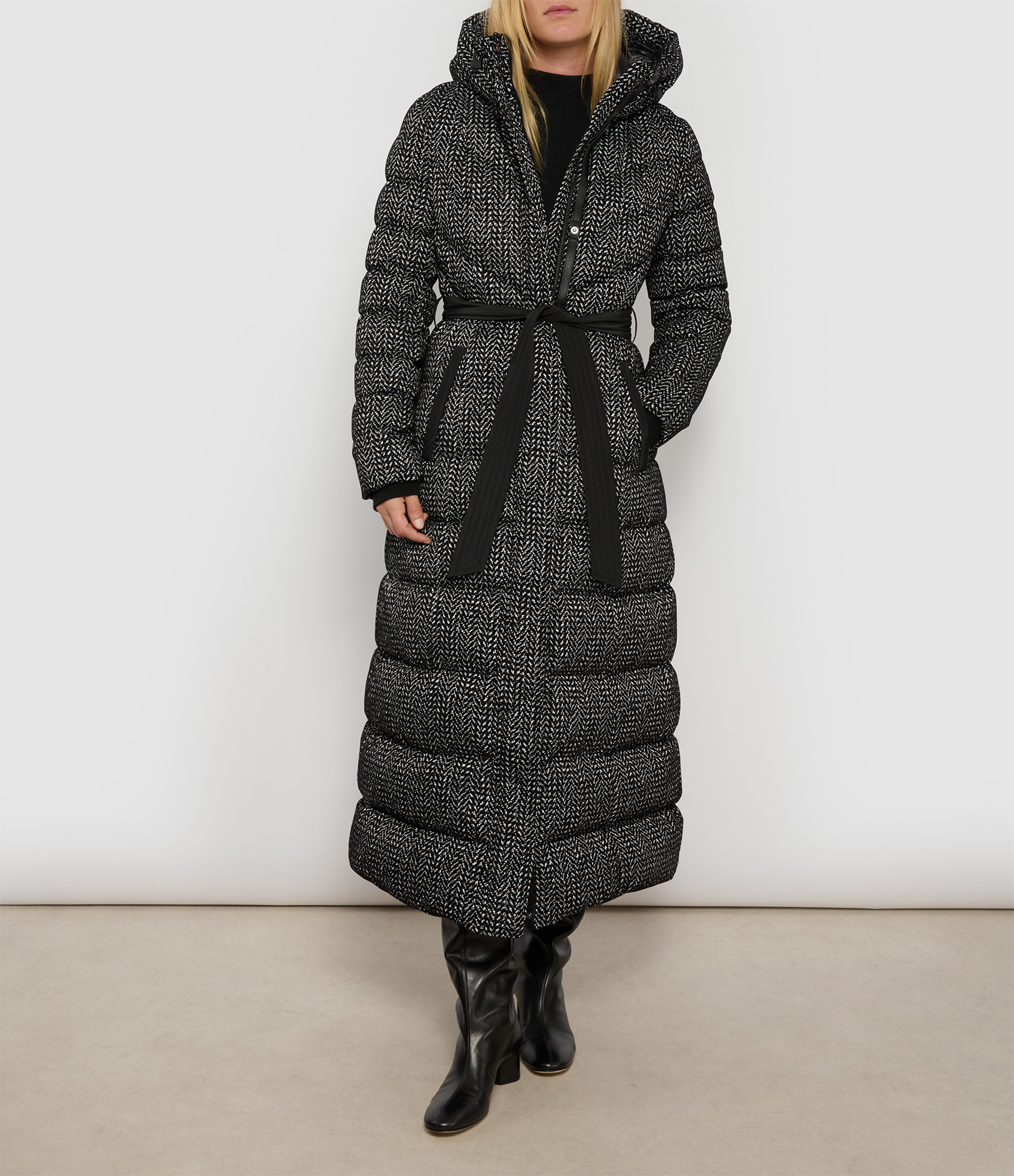 CalinaFlp Black and White Down Jacket