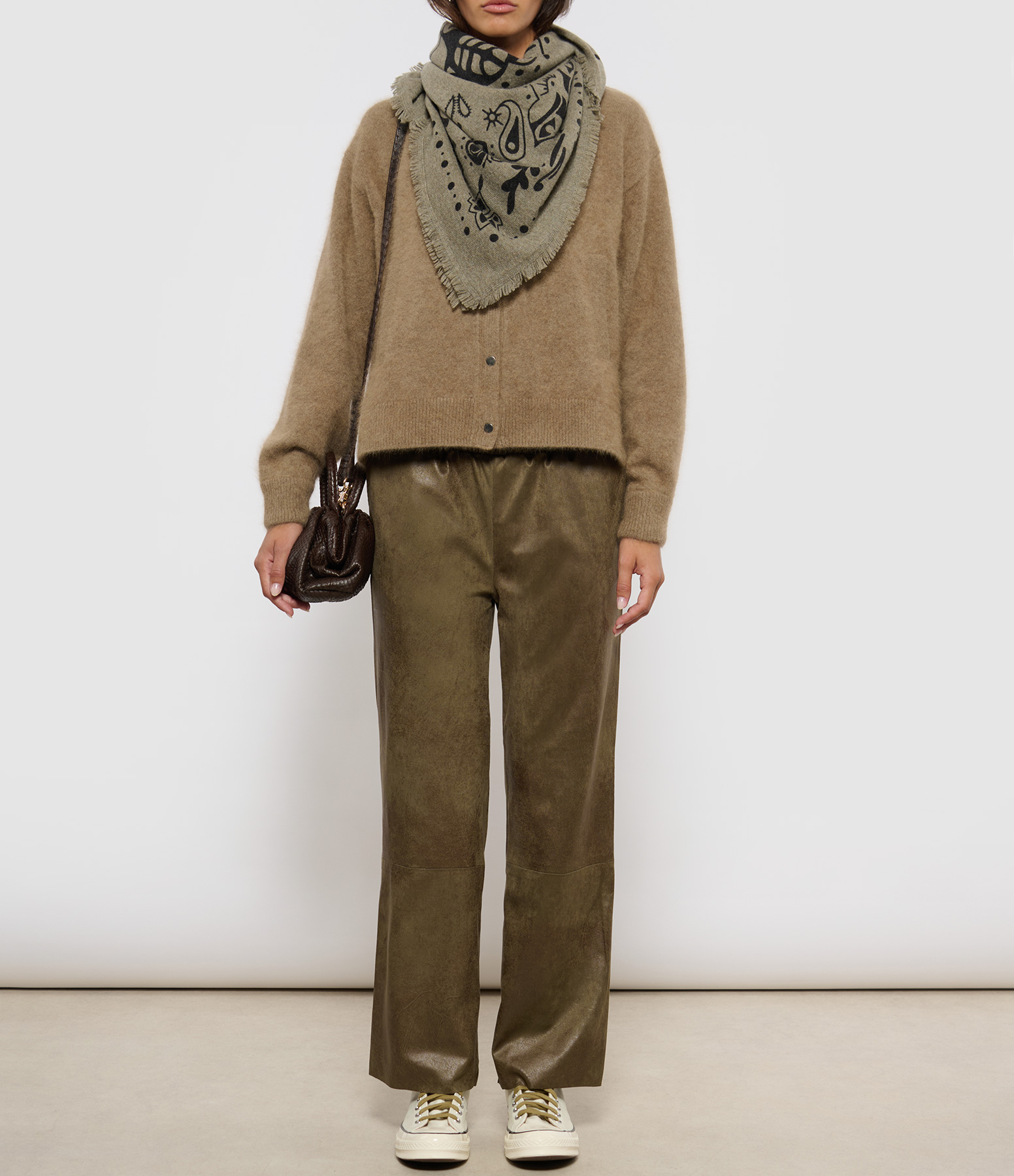 Pantavegan Suede Trousers in Khaki