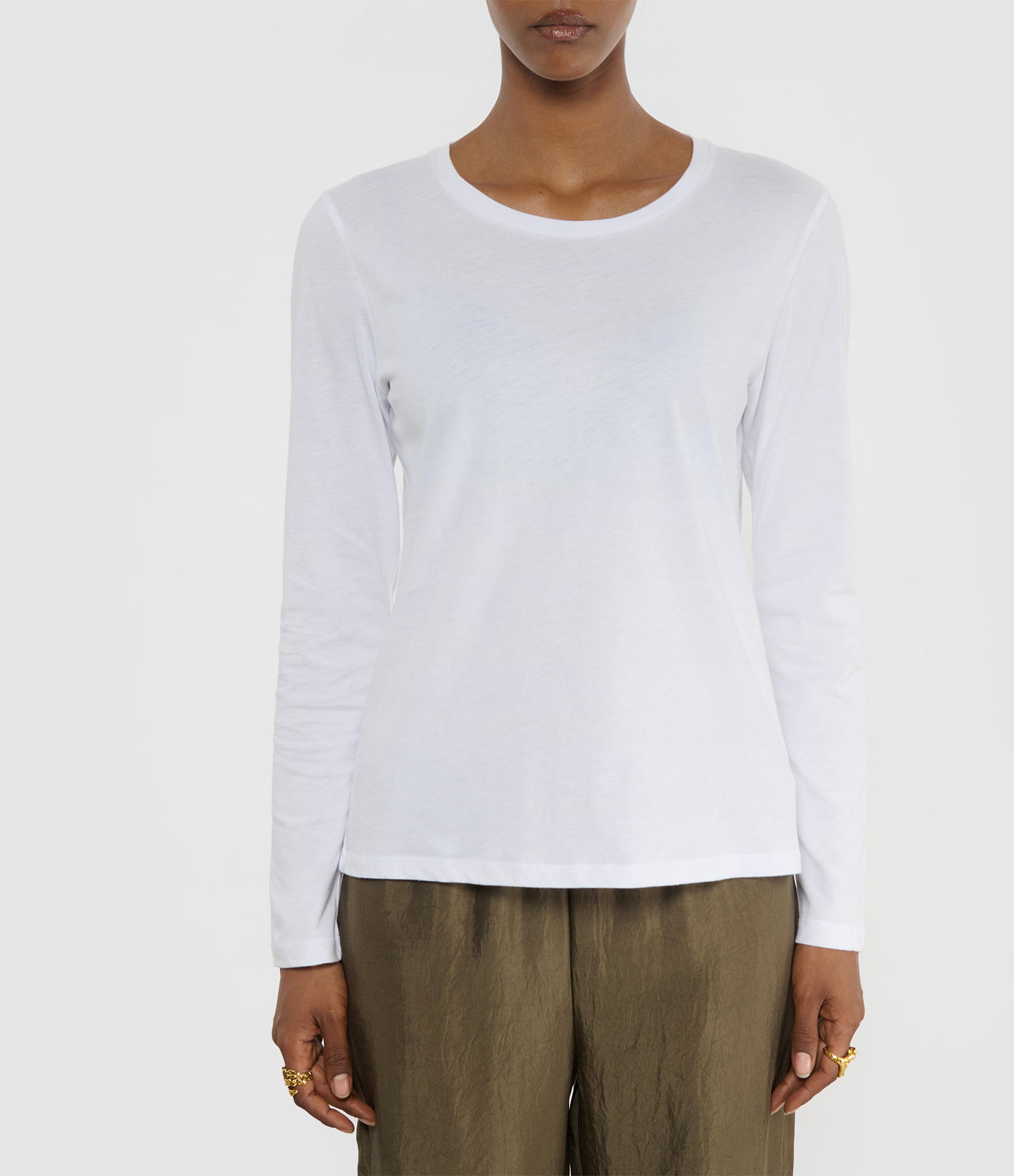 White Long-sleeved Round-neck T-shirt