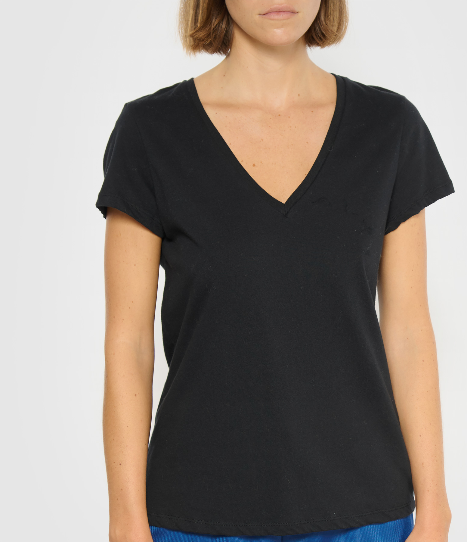 Julia Black Cotton V-neck T-shirt