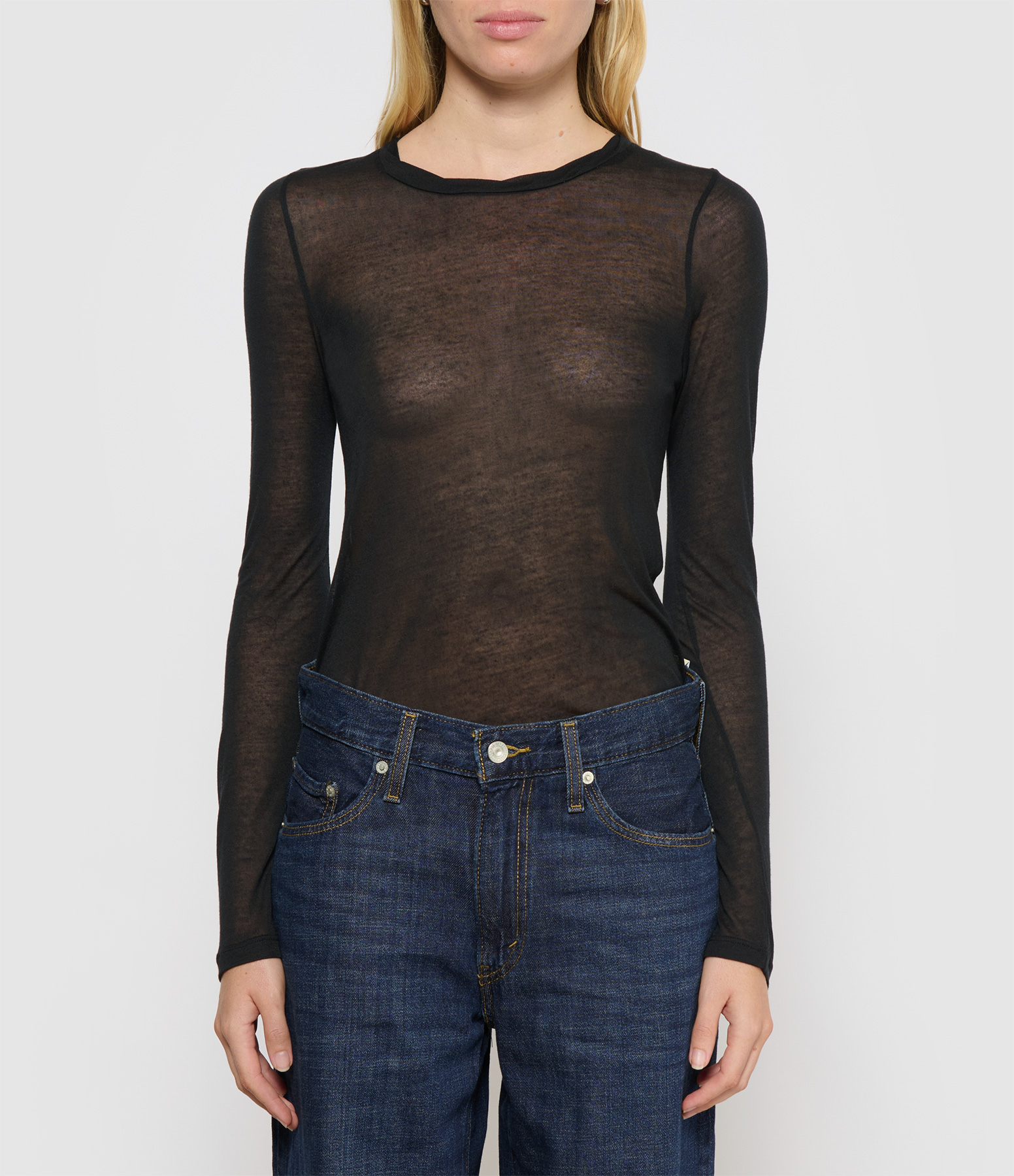 Black Long-Sleeved Round-Neck T-shirt