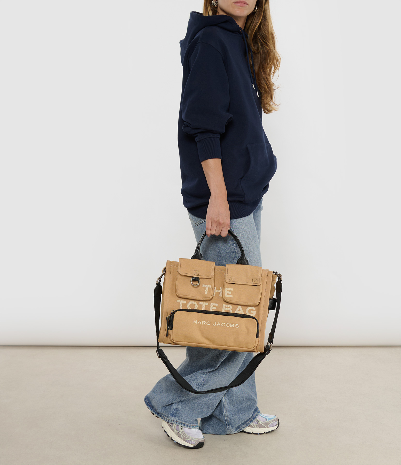 The Cargo Medium Tote Bag in Camel