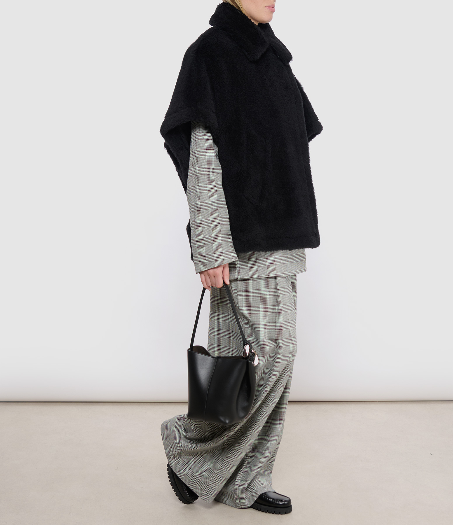 Tebe1 Black Coat
