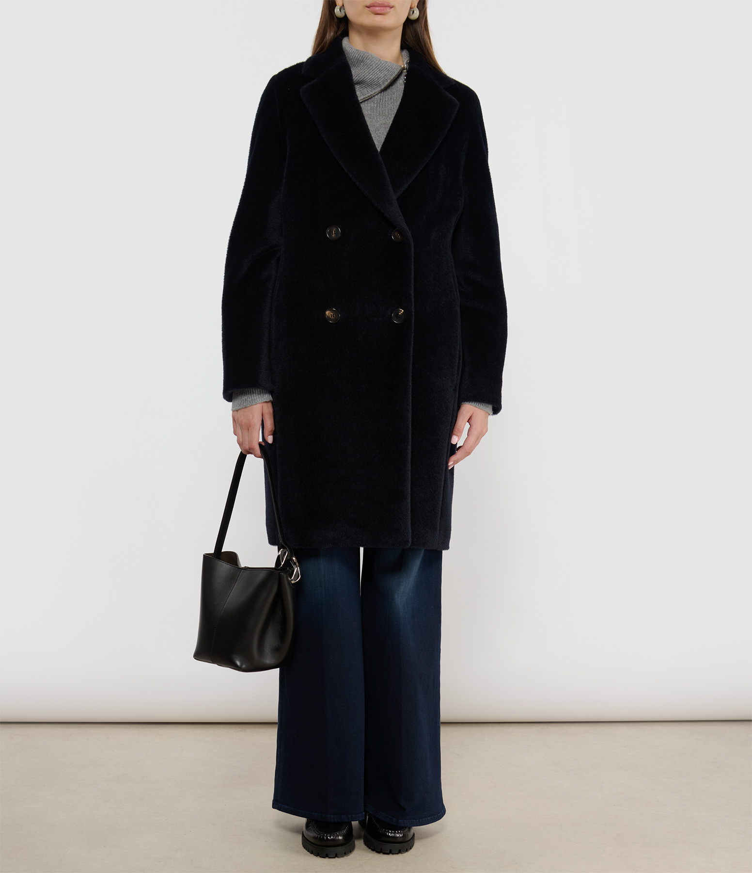 Roseto Blue Coat
