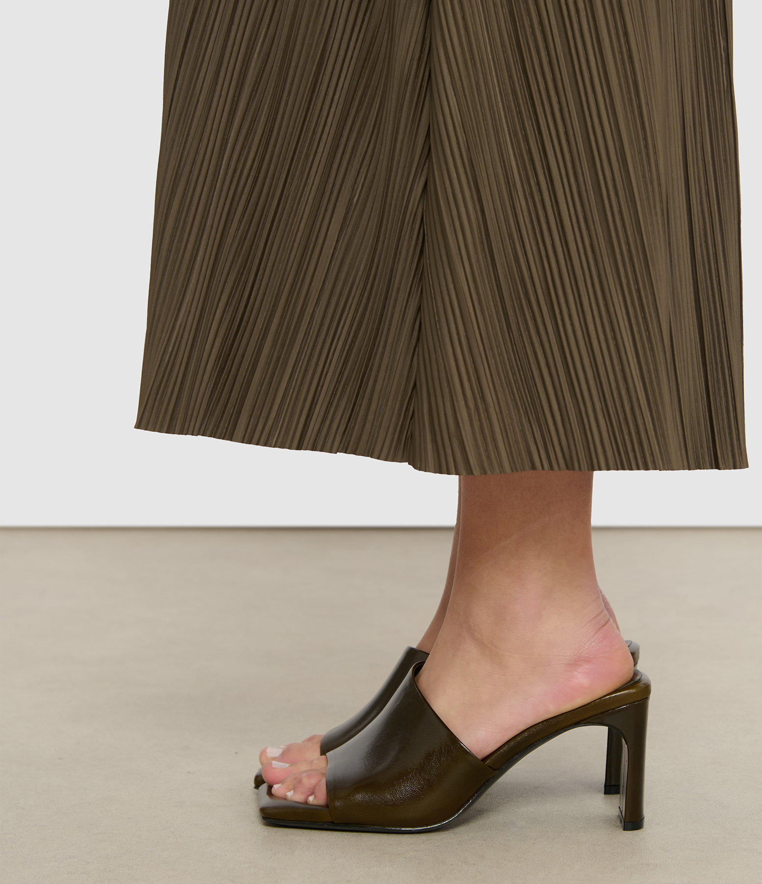 Alba Brown Mules
