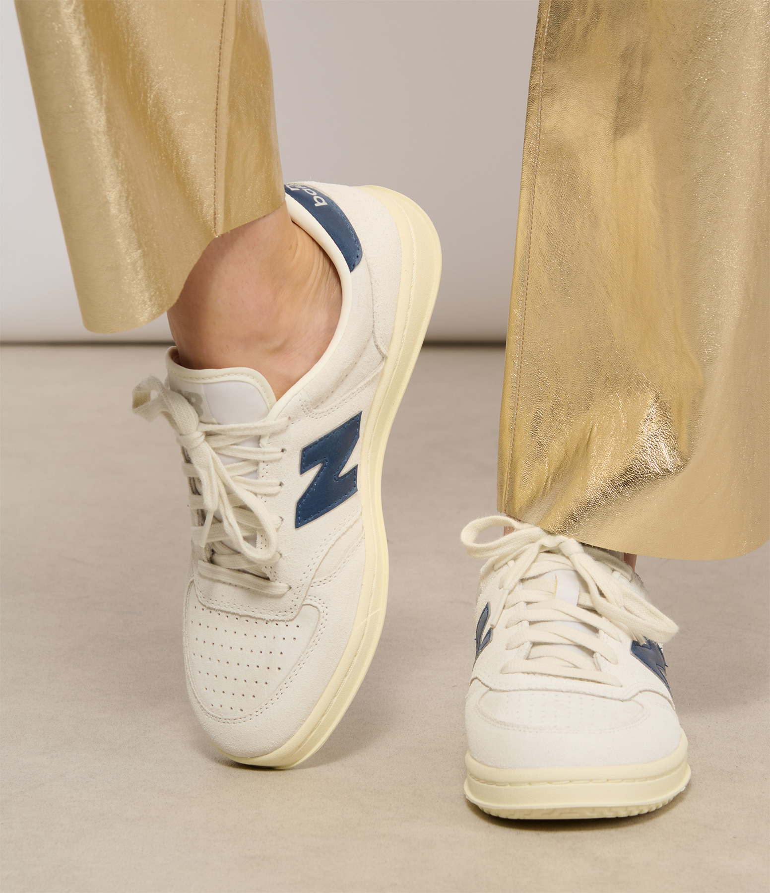 T500 Sea Salt Leather Trainers