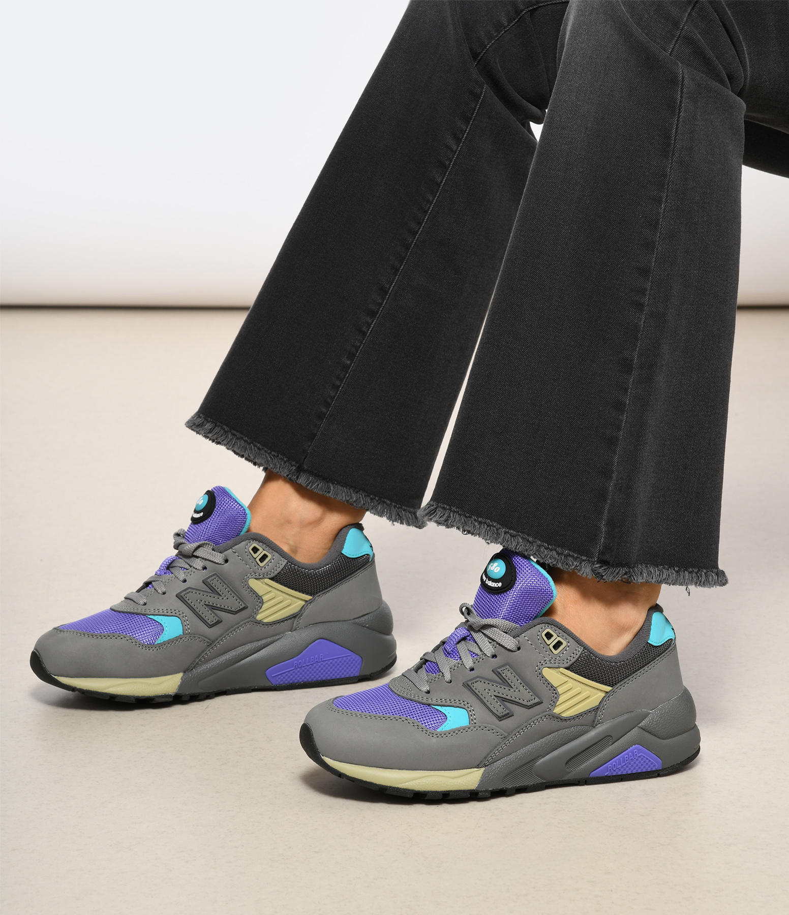 580 Shadow Grey trainers