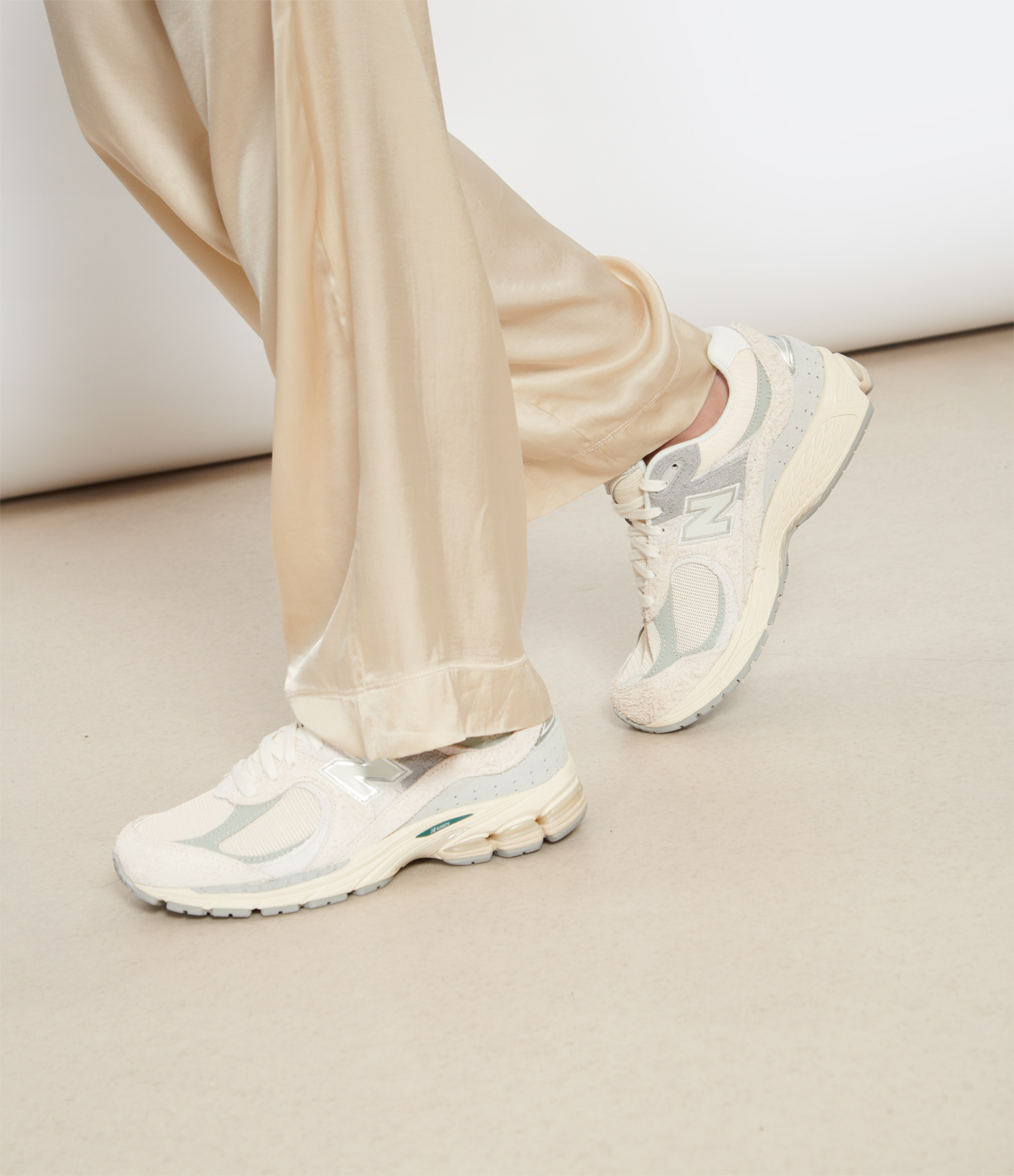 2002 Linen Trainers
