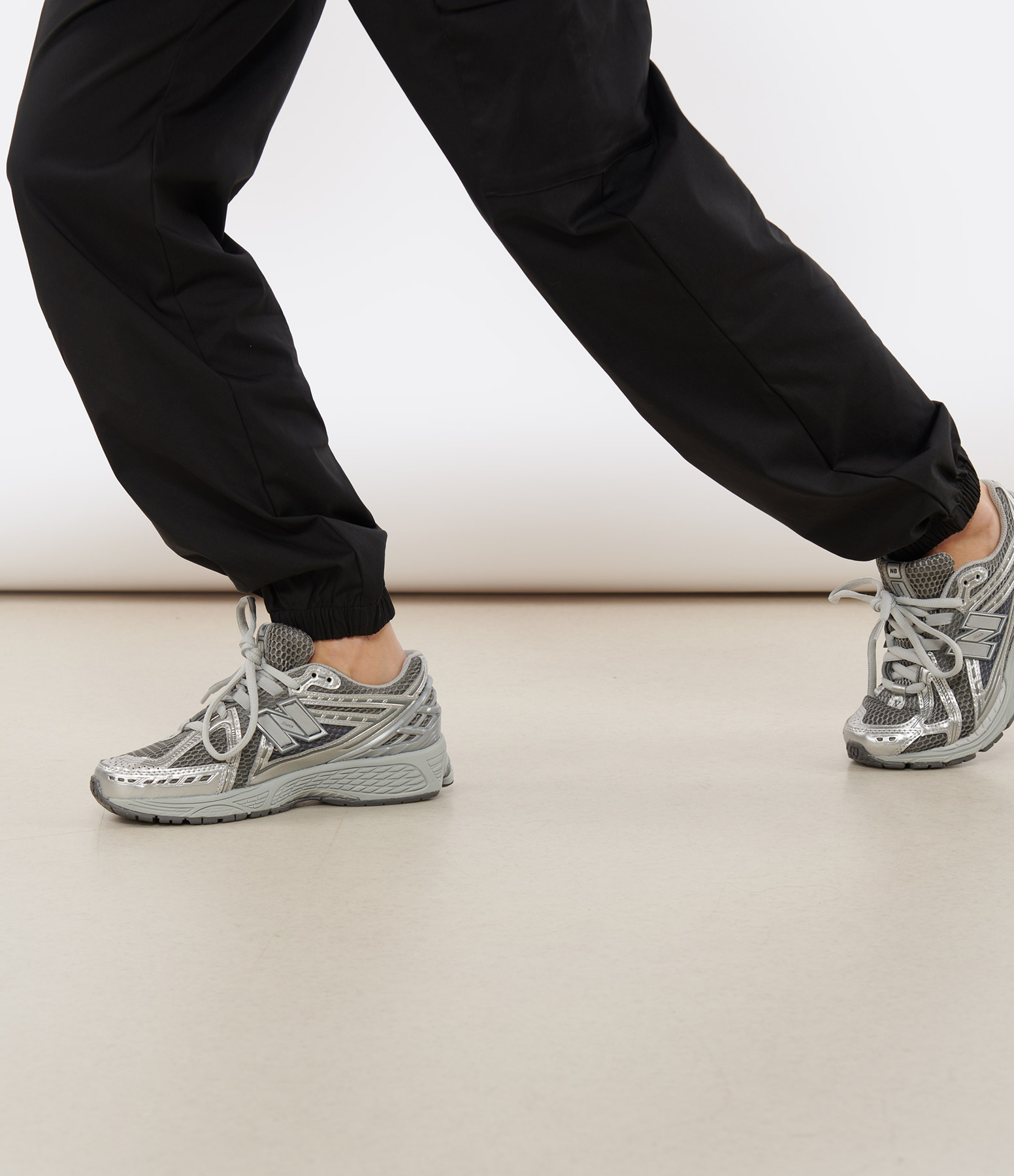1906R trainers in Harbour Grey