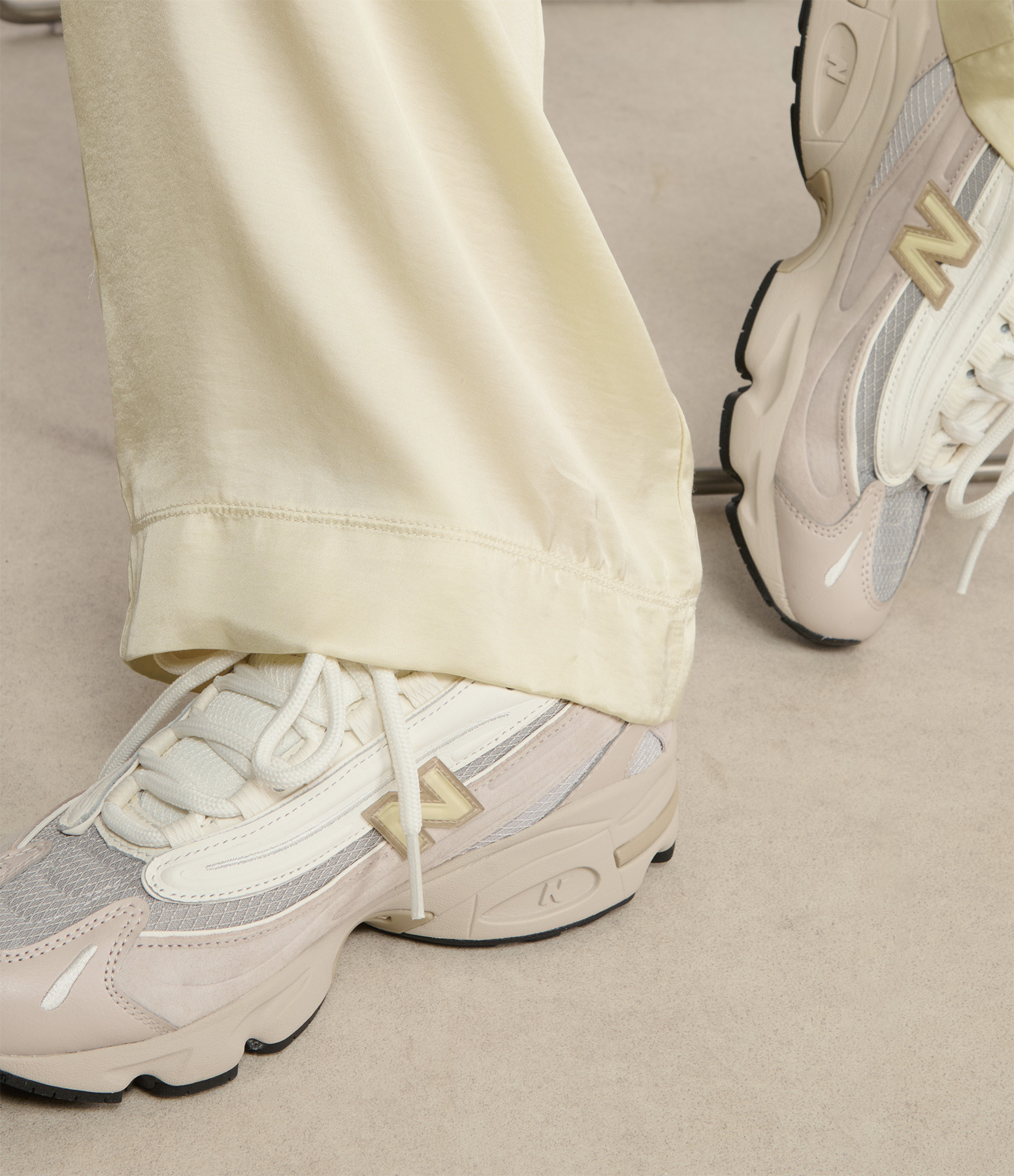 1000 Moonrock Leather Trainers
