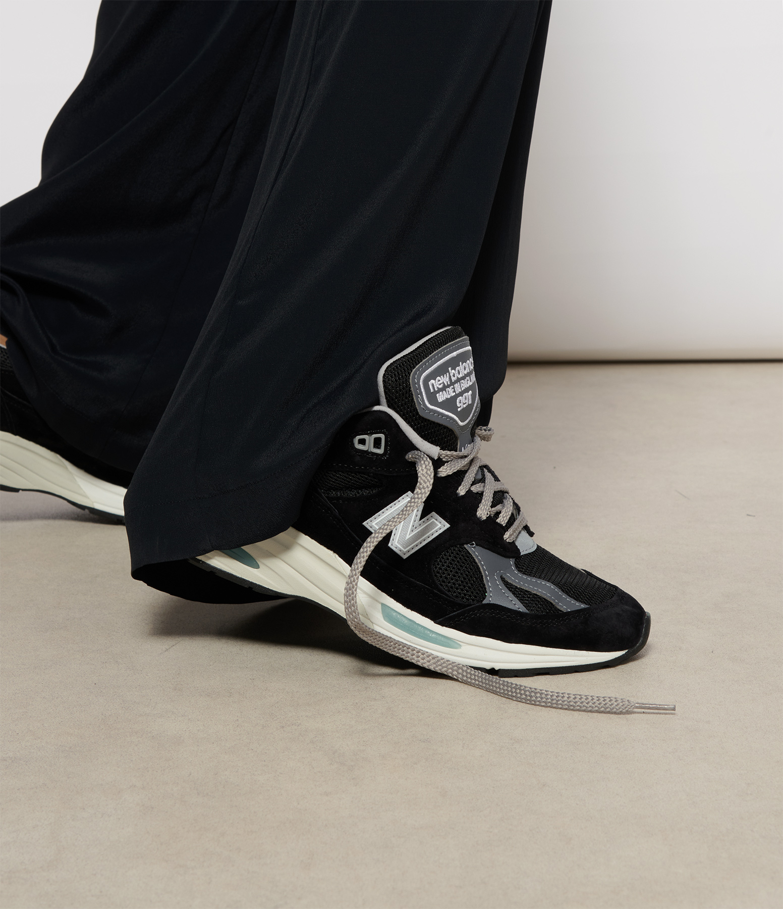 Black 991 Suede Trainers