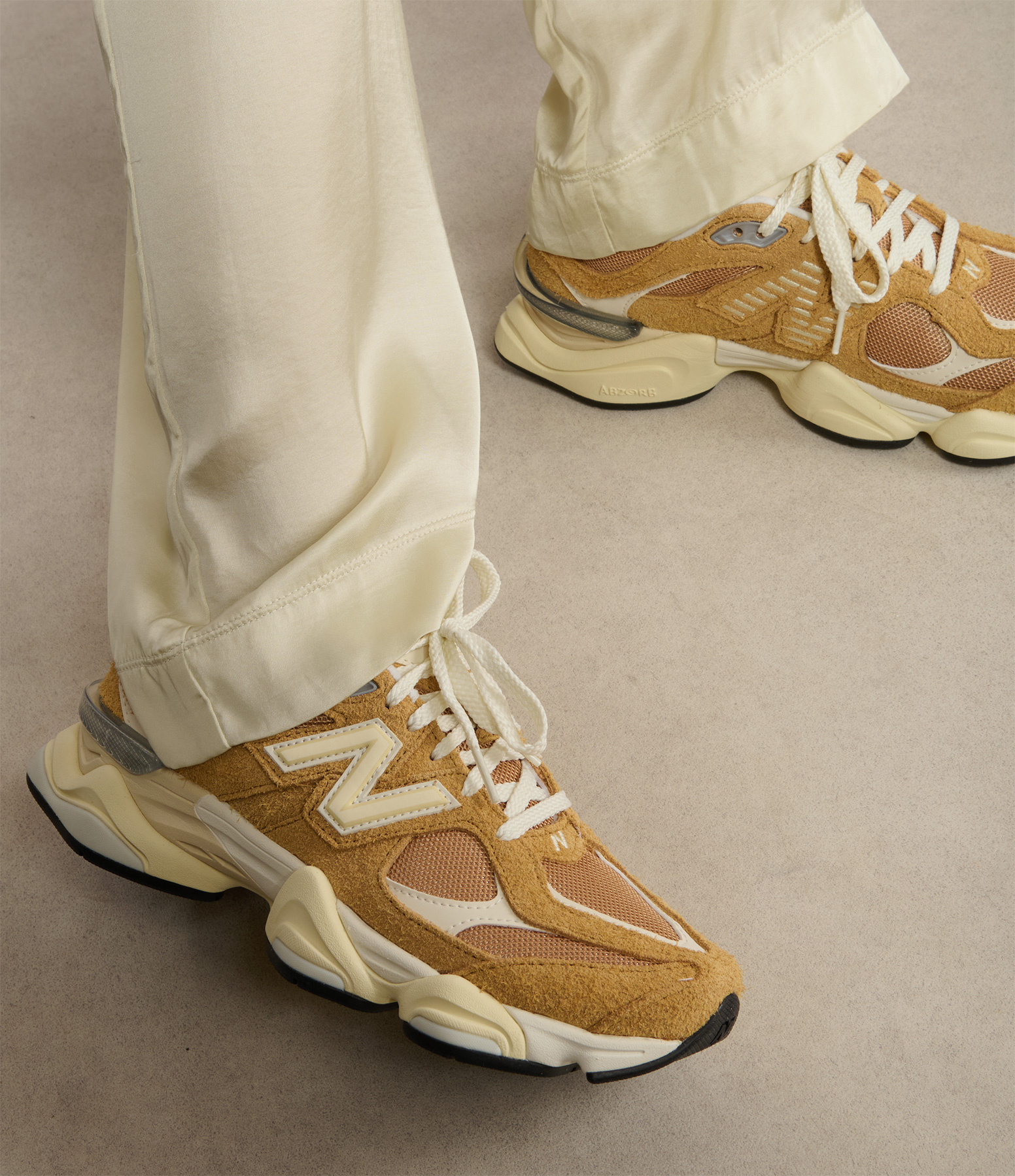 9060 Suede Great Plains Trainers