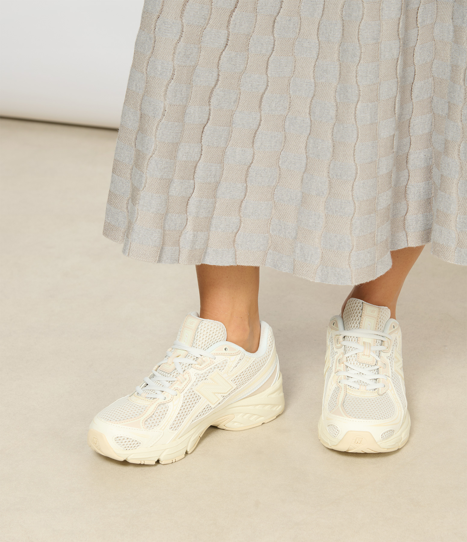740 Bisque trainers
