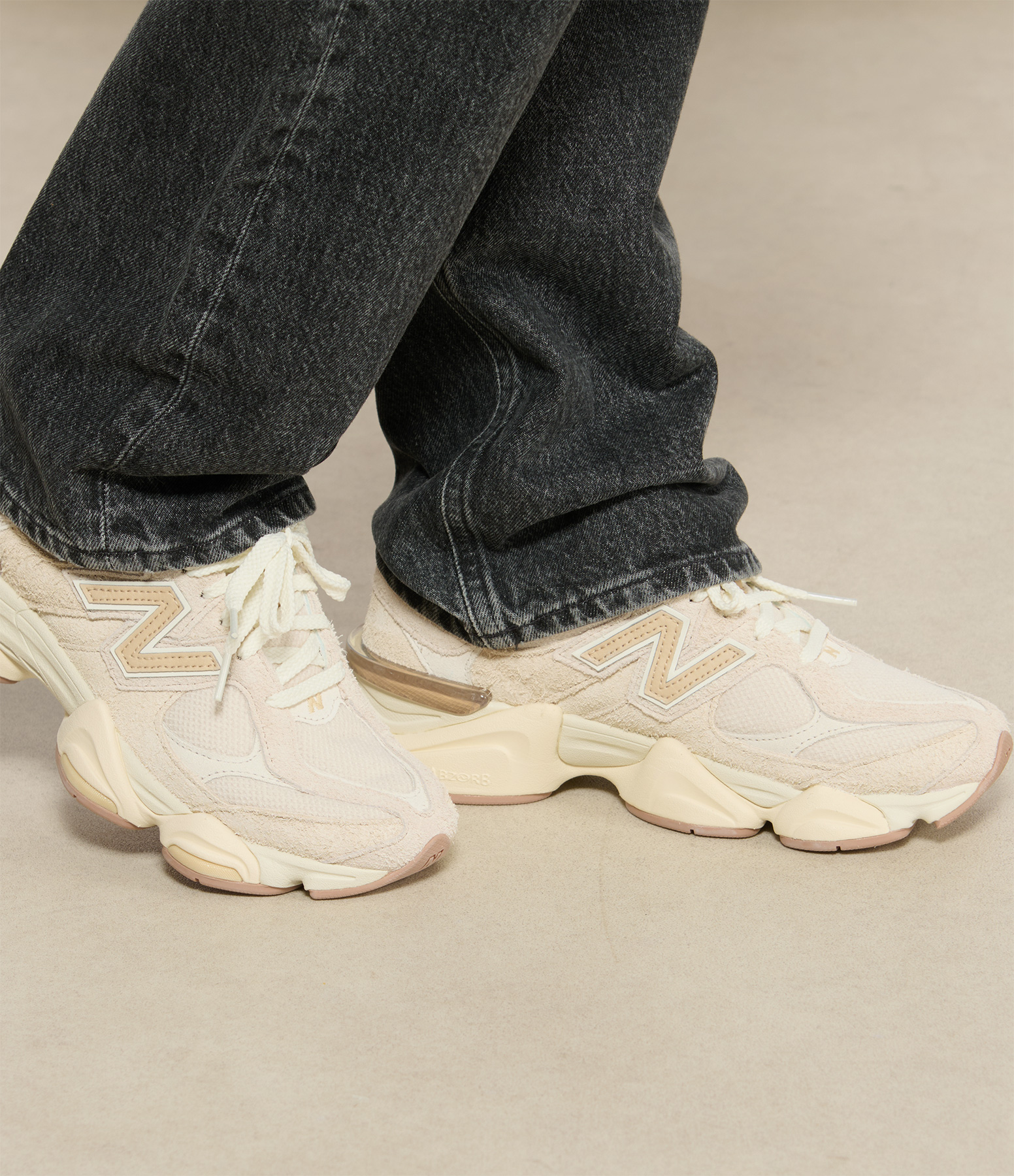 9060 Bisque trainers