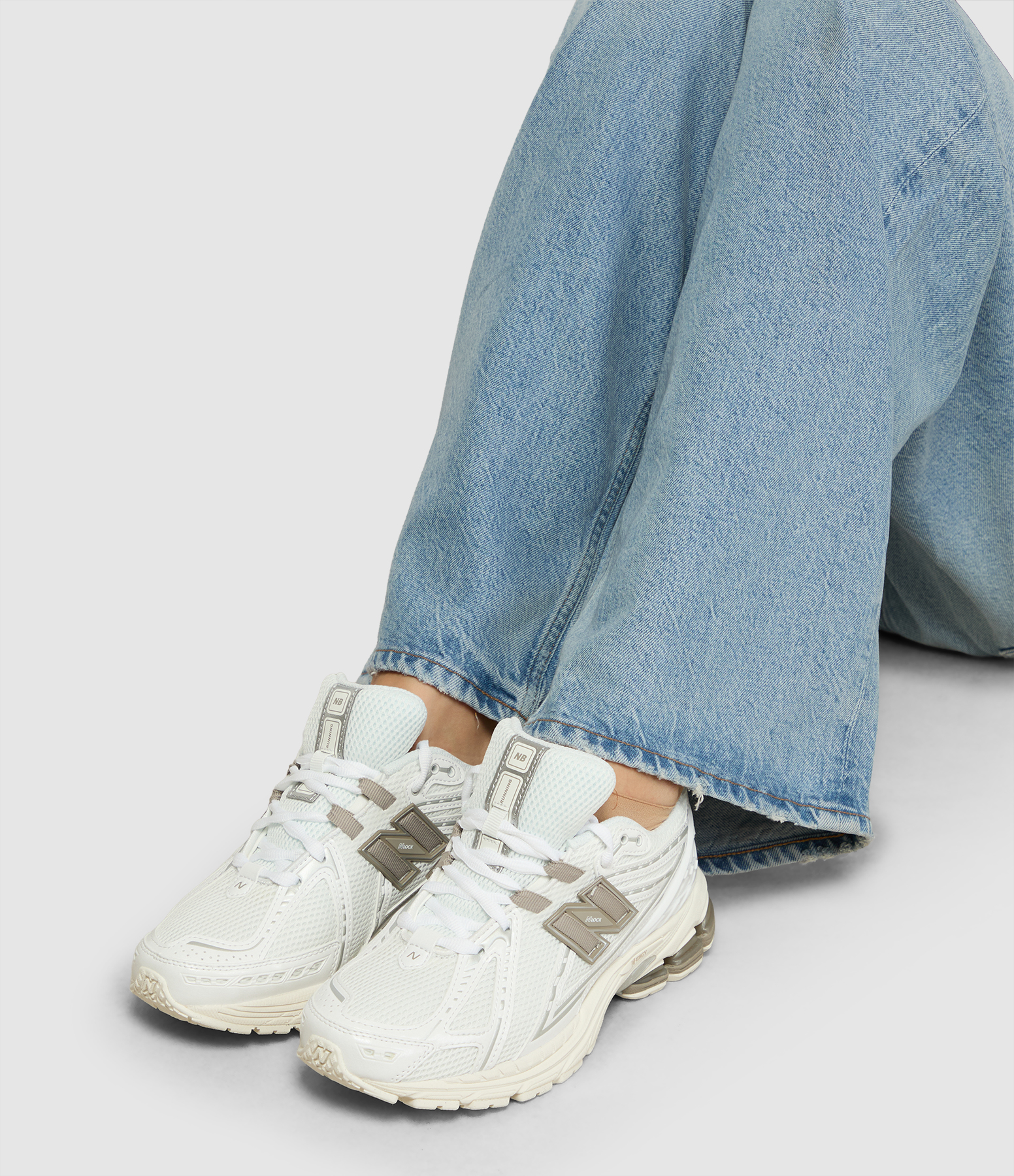 1906 White Trainers