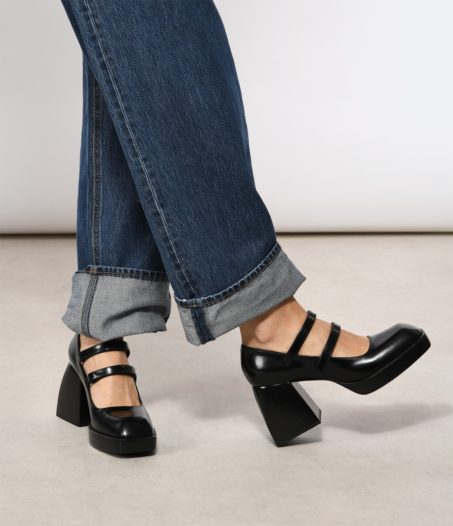 Bulla Babies Black Glassed Pumps